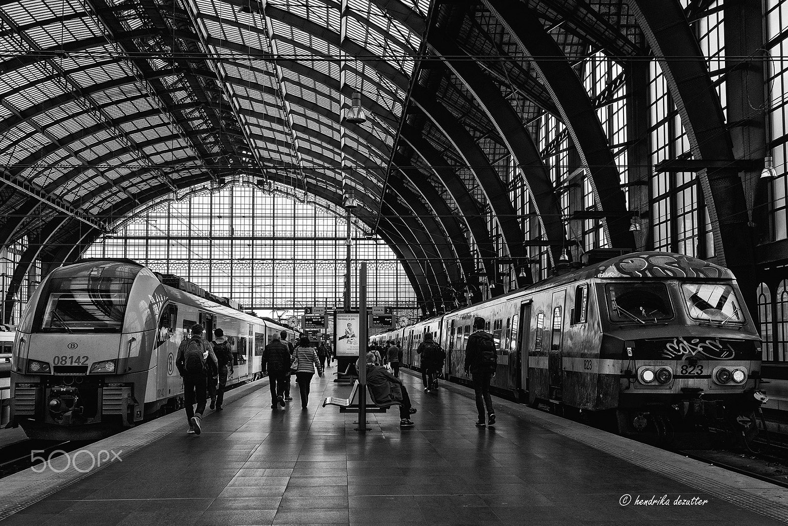 Nikon AF Nikkor 35mm F2D sample photo. Railway station in antwerp photography