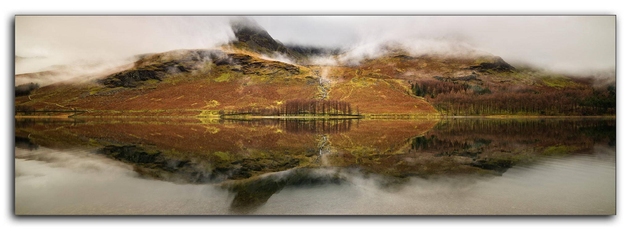 Samyang 14mm F2.8 ED AS IF UMC sample photo. Buttermere fog photography