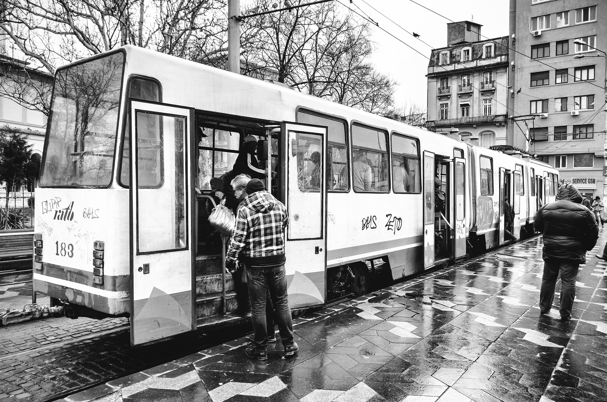 Pentax smc DA 18-55mm F3.5-5.6 AL WR sample photo. Saliamo, bucarest photography