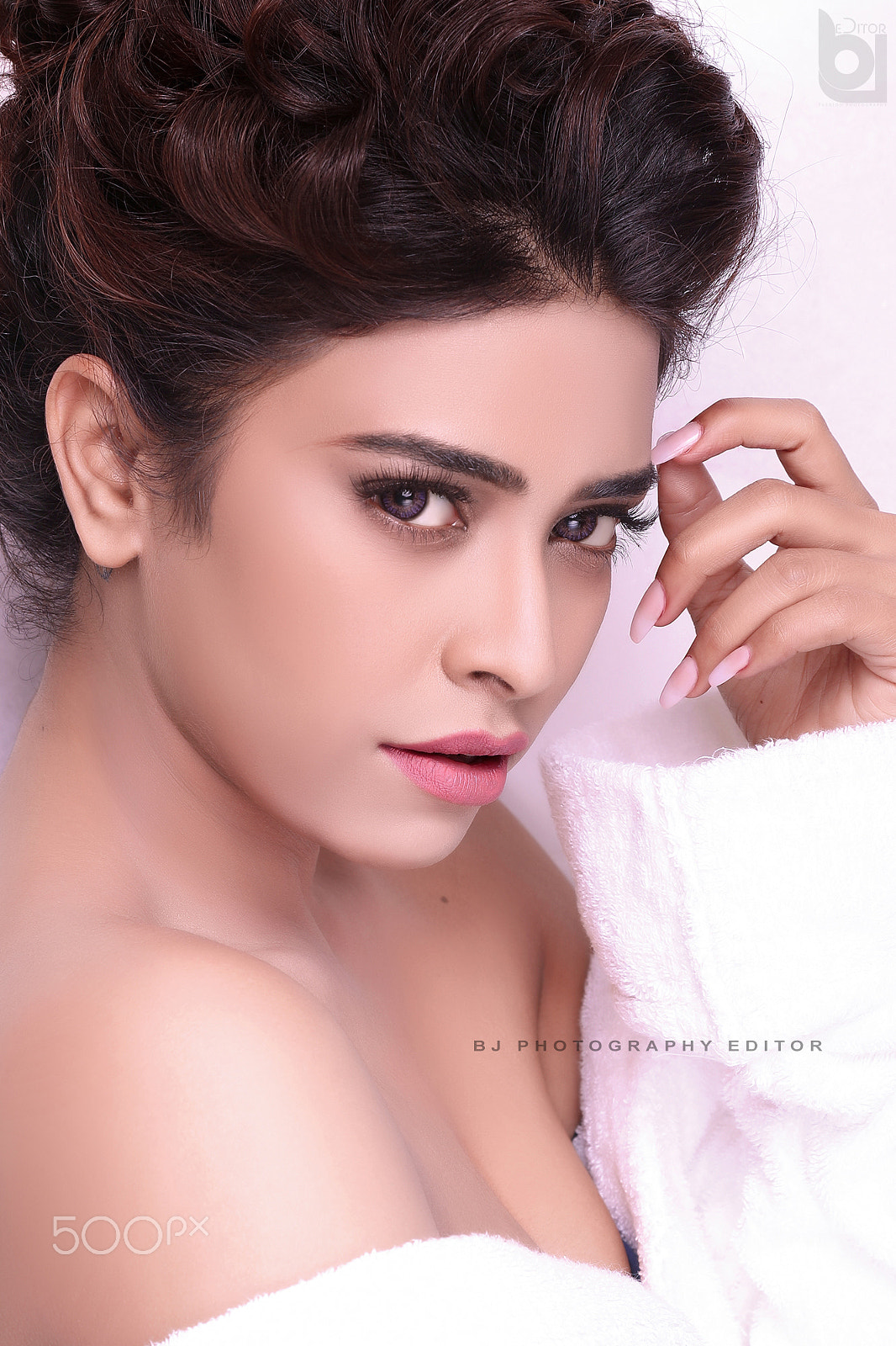 Canon EF 24-105mm F4L IS USM sample photo. The beauty of a woman must be seen from in her eyes, because that is the doorway to her heart,... photography