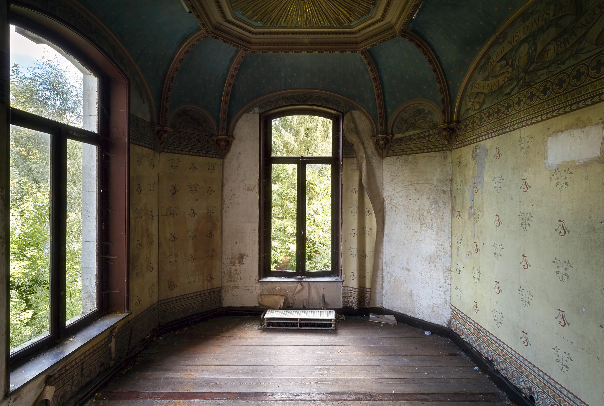 Canon EOS 650D (EOS Rebel T4i / EOS Kiss X6i) sample photo. Abandoned castle. photography