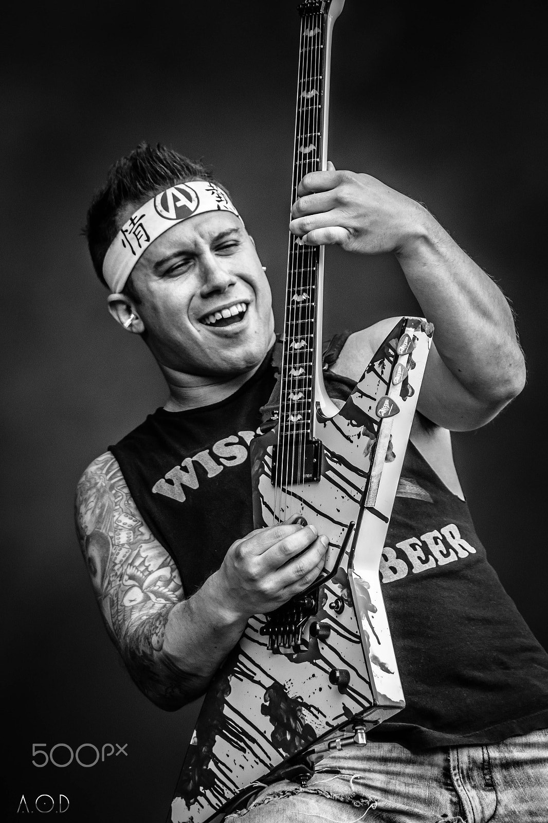 Canon EOS 650D (EOS Rebel T4i / EOS Kiss X6i) + EF75-300mm f/4-5.6 sample photo. Atreyu lead guitarist photography