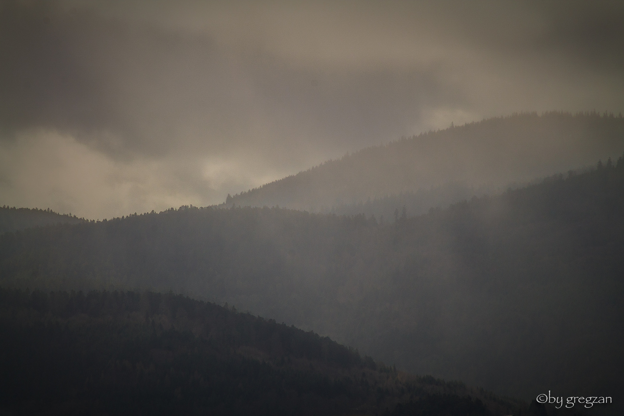 Canon EOS 1100D (EOS Rebel T3 / EOS Kiss X50) + EF75-300mm f/4-5.6 sample photo. Chaos dans le mordor photography
