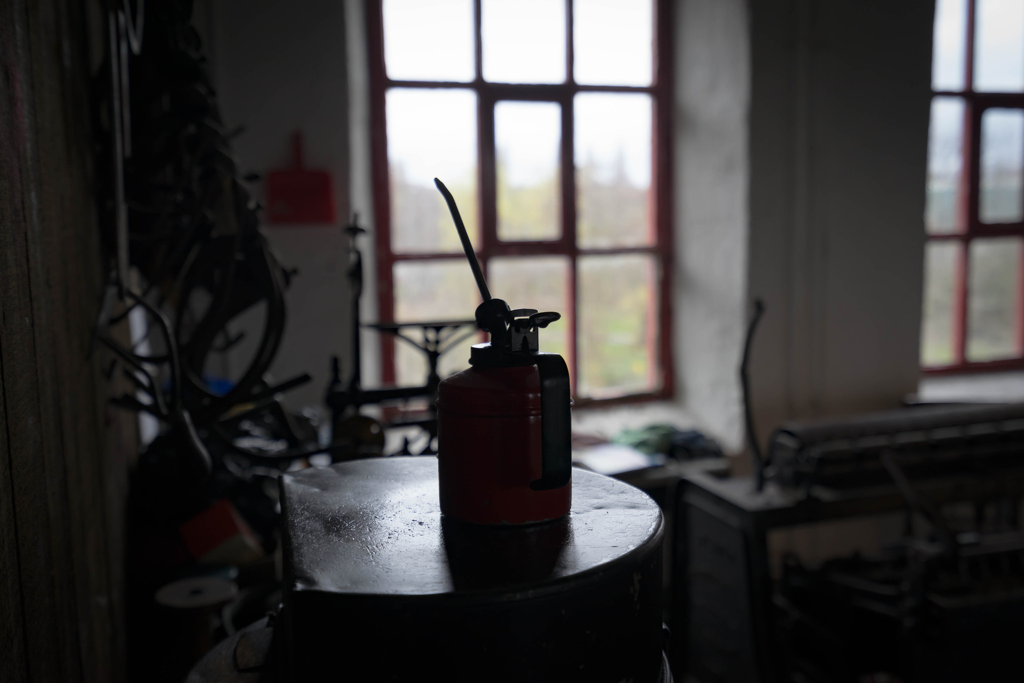 Sony a7R + Sony Vario-Tessar T* FE 16-35mm F4 ZA OSS sample photo. Oil can photography
