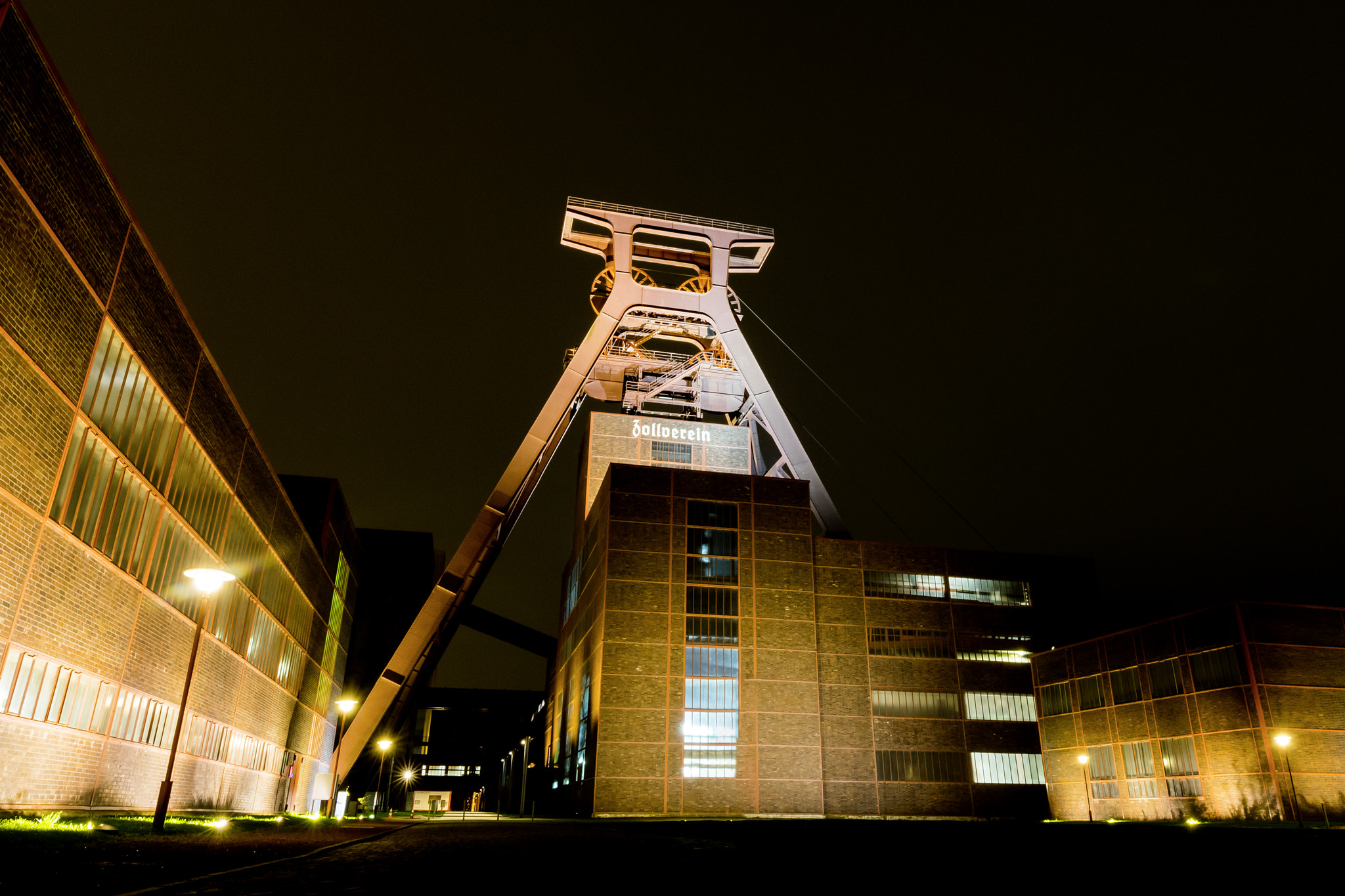 Nikon AF-S Nikkor 14-24mm F2.8G ED sample photo. Shaft tower "zeche zollverein" photography