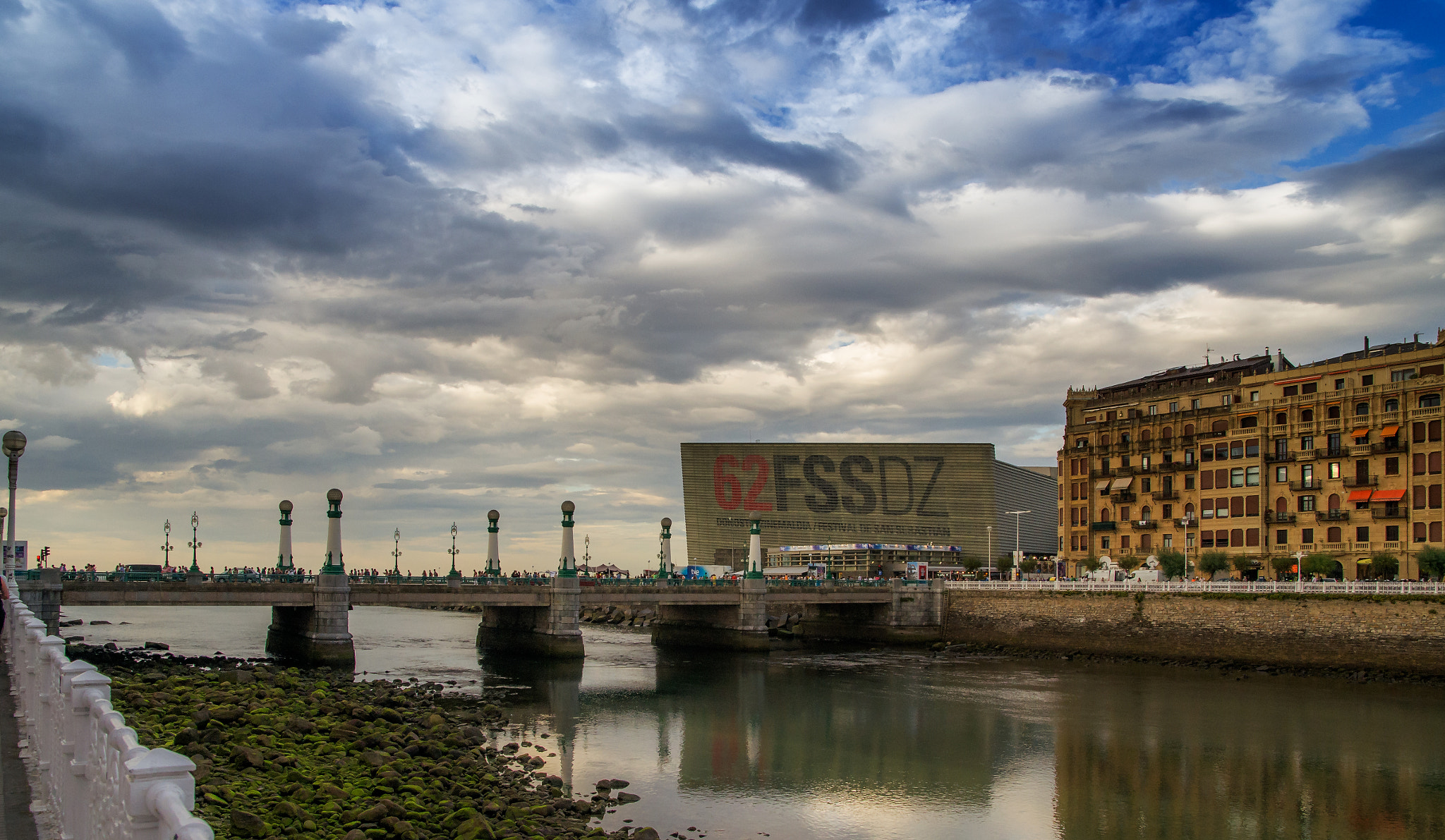 Pentax K-5 sample photo. Threatening sky photography