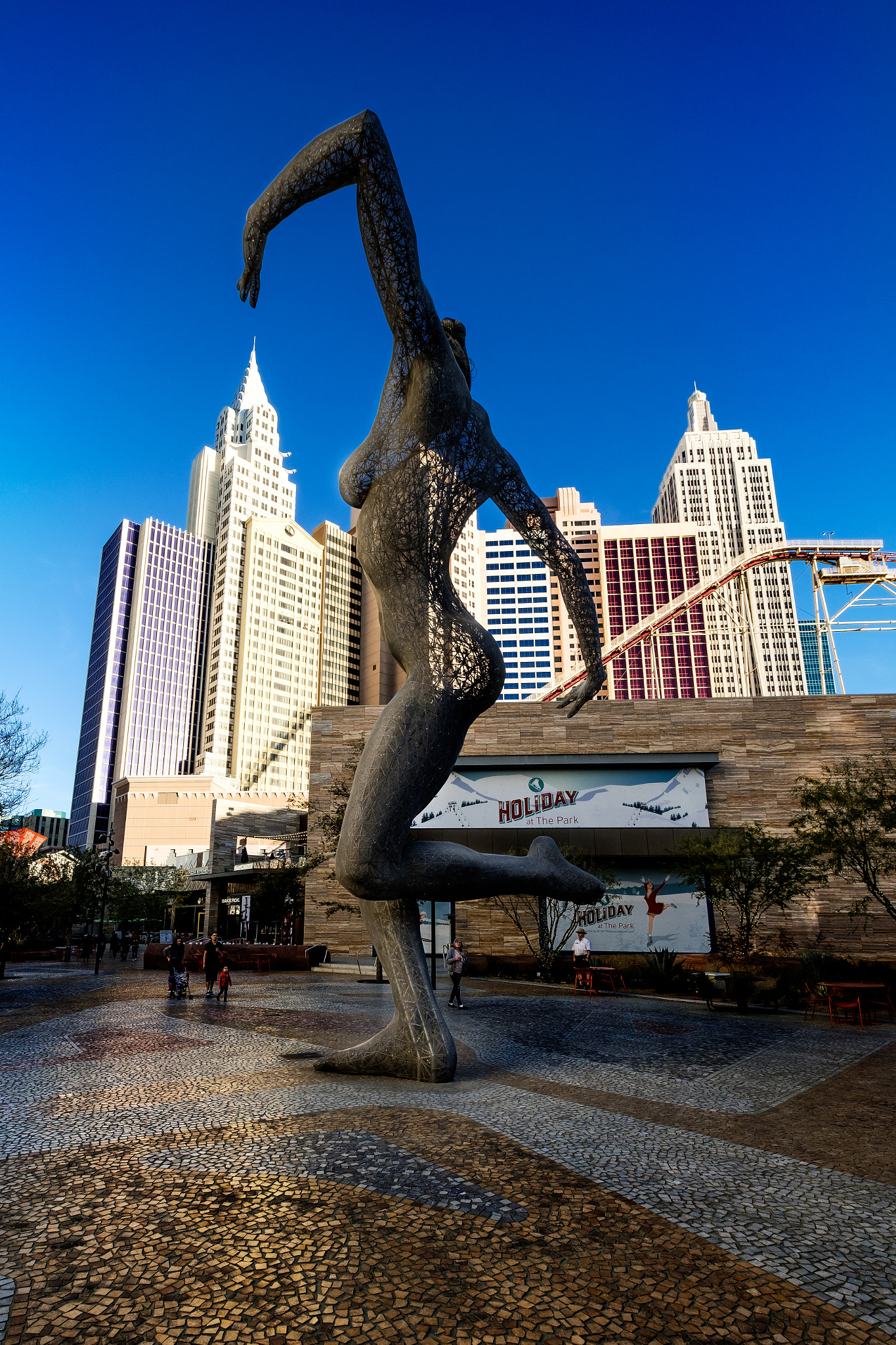 Fujifilm X-T2 + Fujifilm XF 10-24mm F4 R OIS sample photo. Dancing in las vegas photography