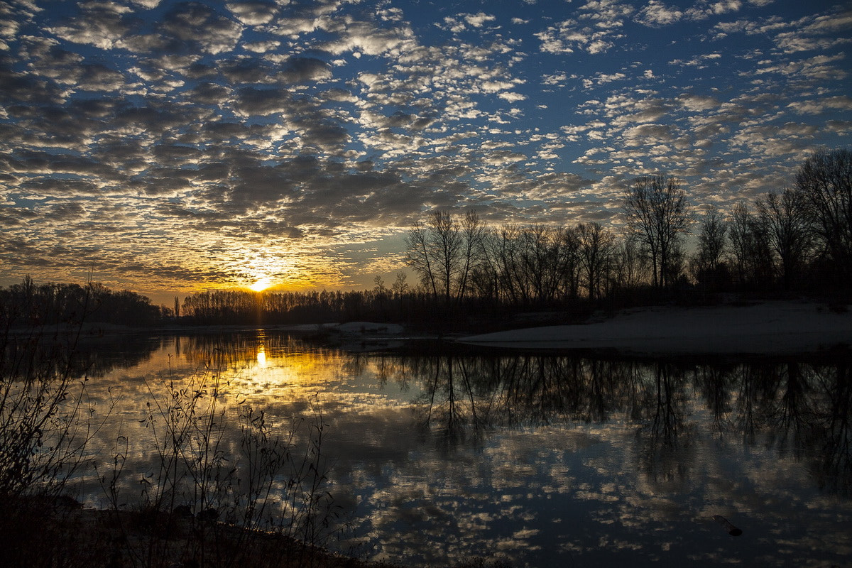 Canon EF-S 18-135mm F3.5-5.6 IS sample photo. Morning on the desna river photography
