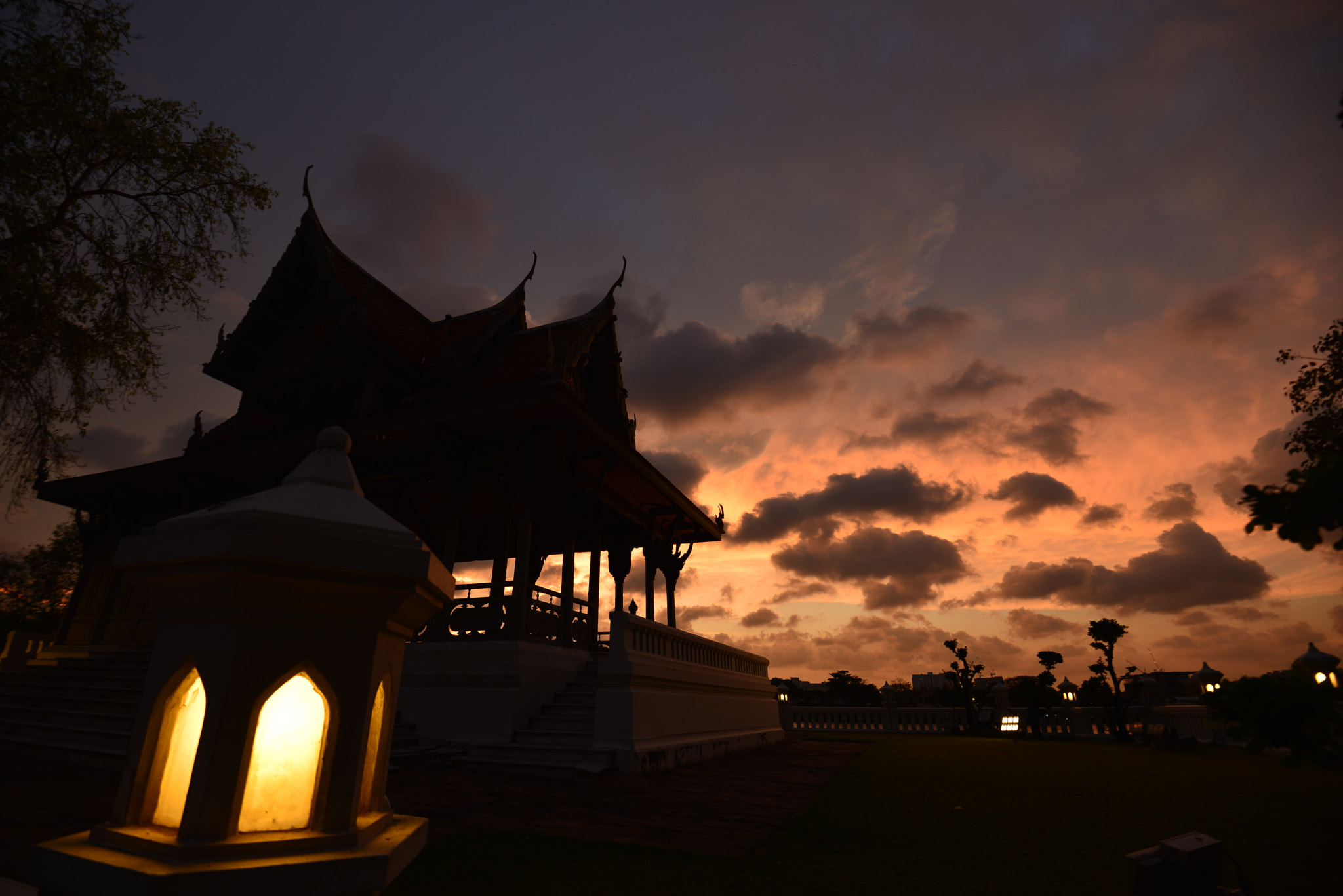 Nikon AF-S Nikkor 16-35mm F4G ED VR sample photo. Santi chai prakan throne at ... photography