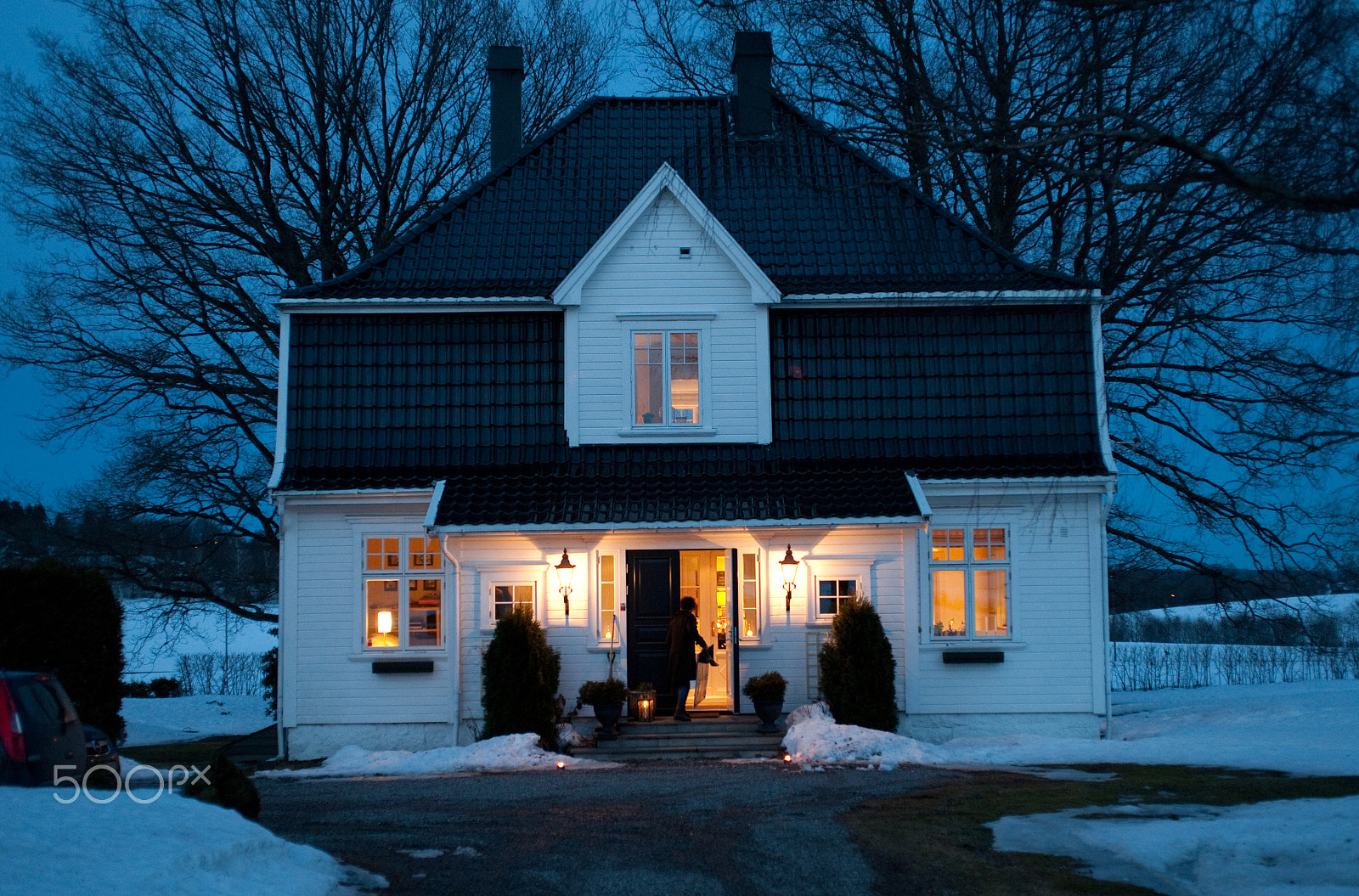 Nikon D700 + AF Zoom-Nikkor 28-85mm f/3.5-4.5 sample photo. Norwegian house photography