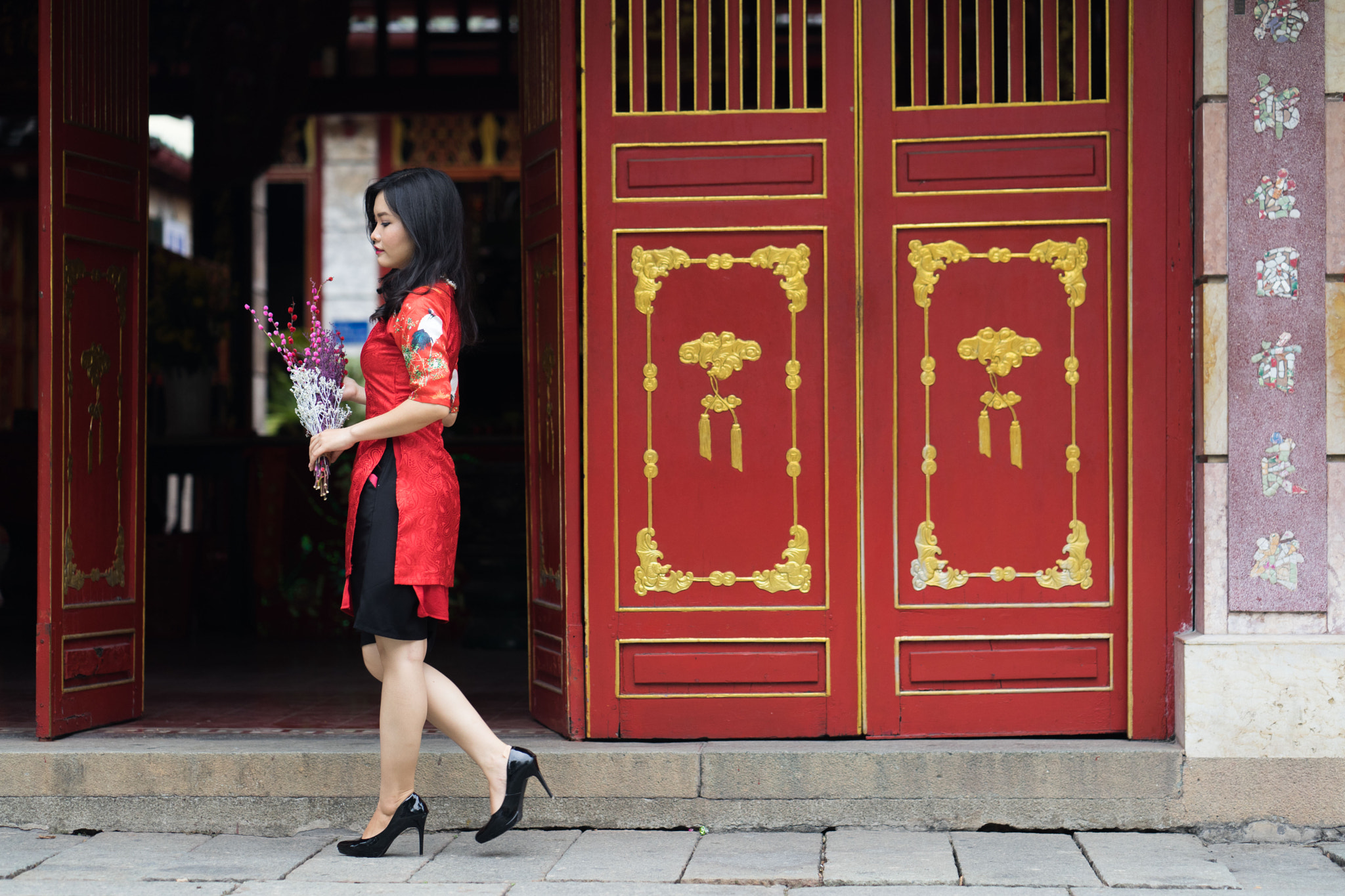 ZEISS Batis 85mm F1.8 sample photo. Red photography