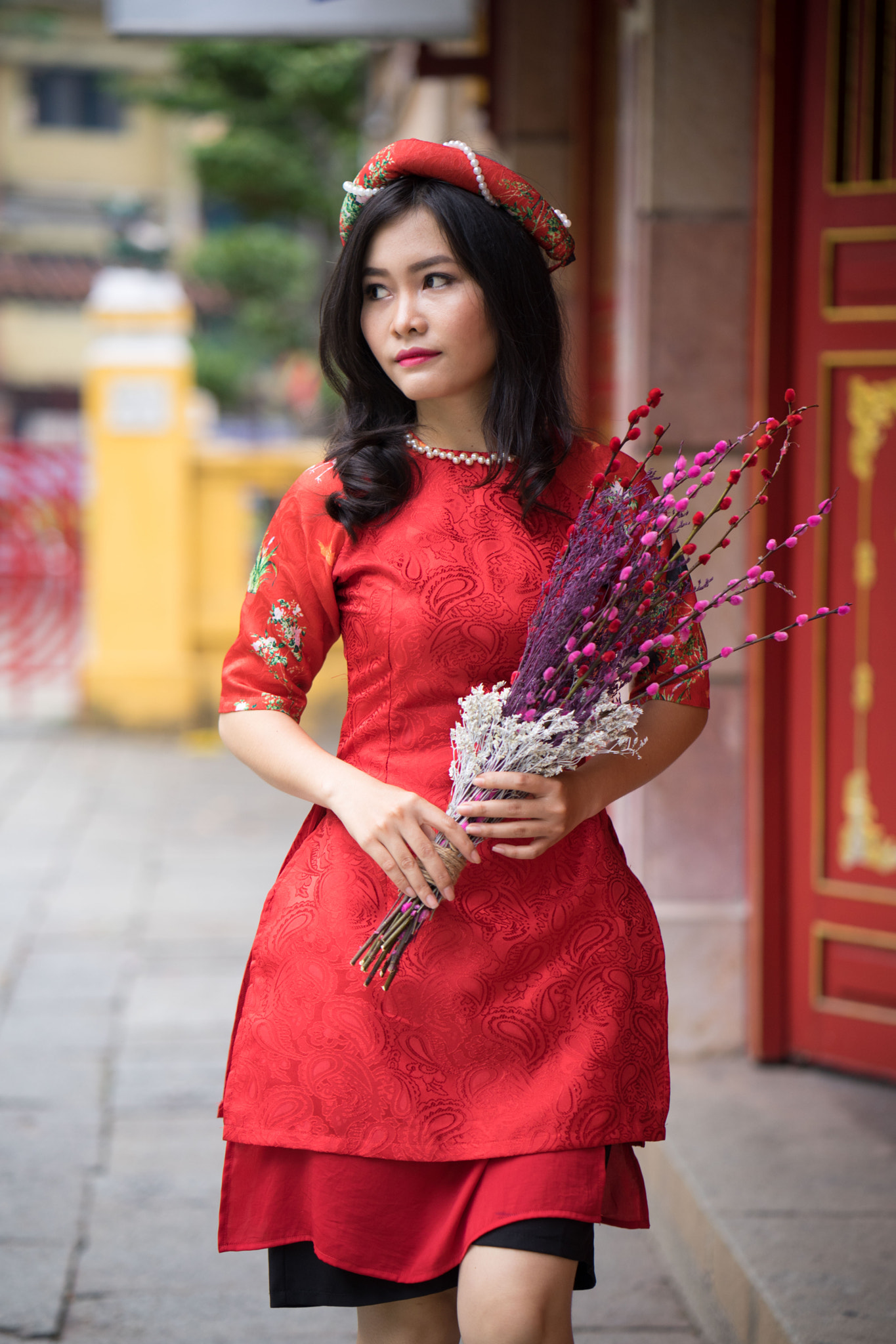 ZEISS Batis 85mm F1.8 sample photo. Red photography