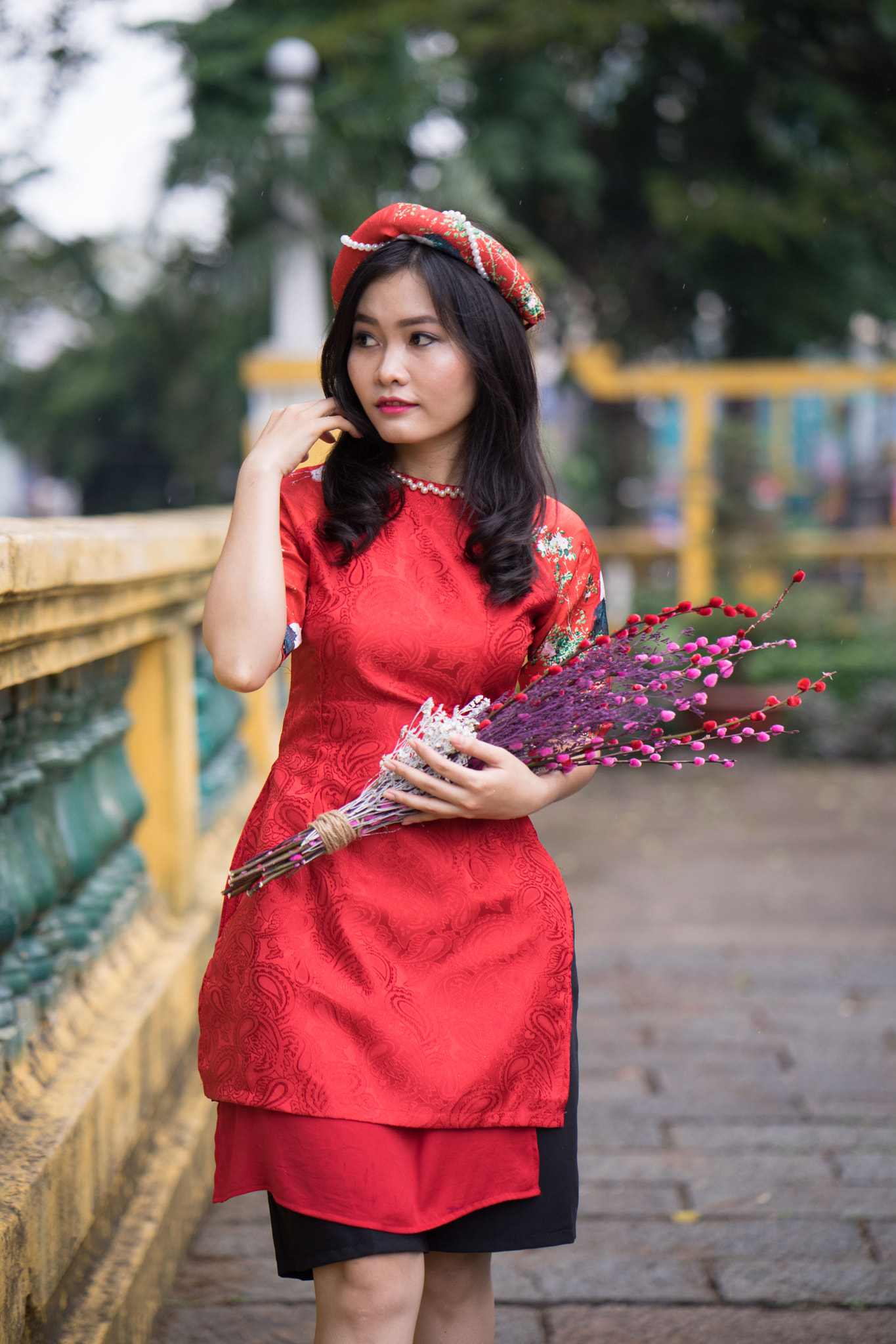 ZEISS Batis 85mm F1.8 sample photo. Red photography