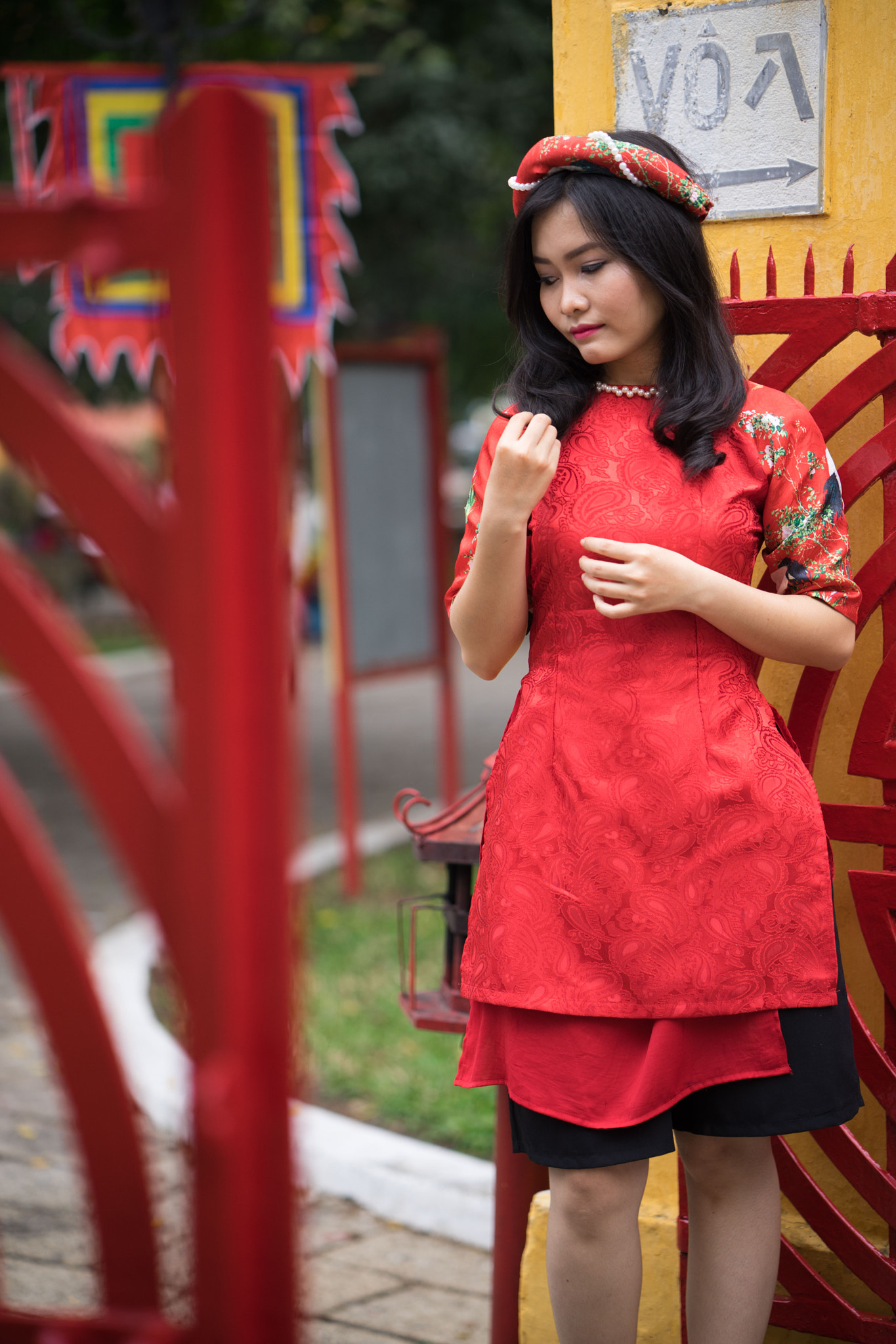 ZEISS Batis 85mm F1.8 sample photo. Red photography
