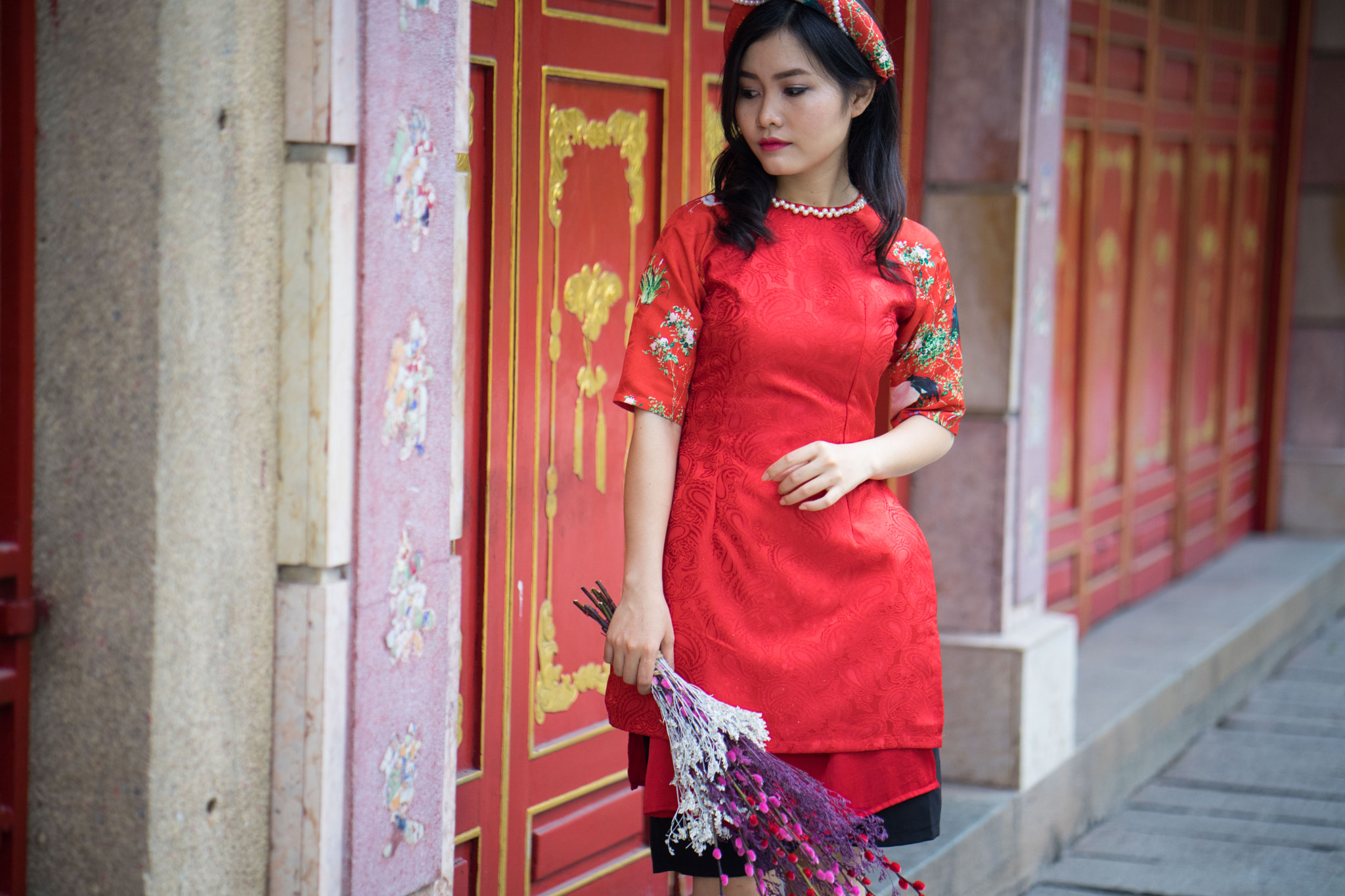ZEISS Batis 85mm F1.8 sample photo. Red photography