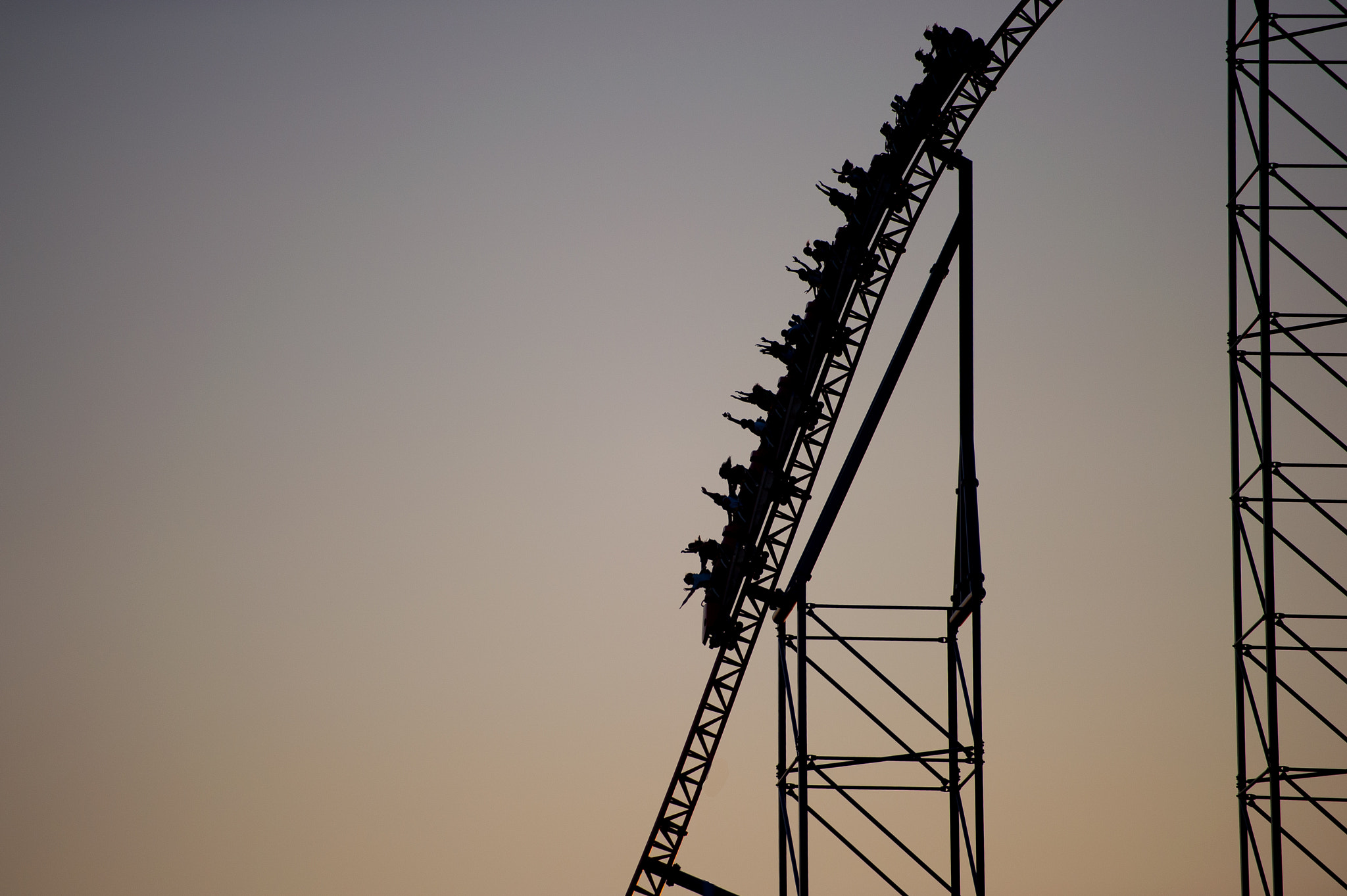 Nikon D3S + Nikon AF-S Nikkor 70-200mm F2.8G ED VR II sample photo. Scary ride photography