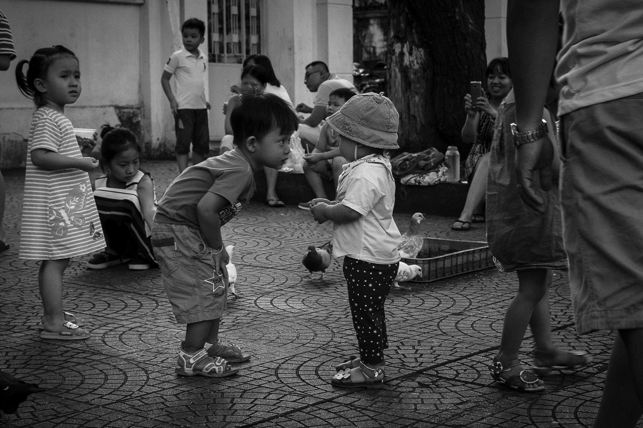 Canon EF-S 17-55mm F2.8 IS USM sample photo. Ho chi minh street life photography