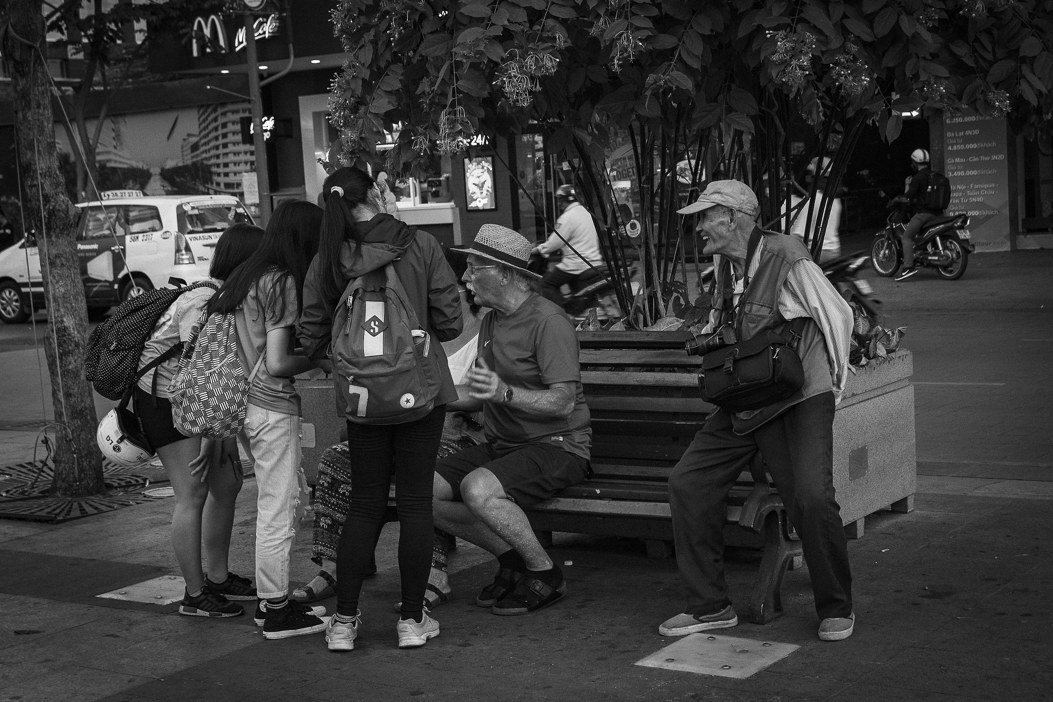 Canon EF-S 17-55mm F2.8 IS USM sample photo. Ho chi minh street life photography