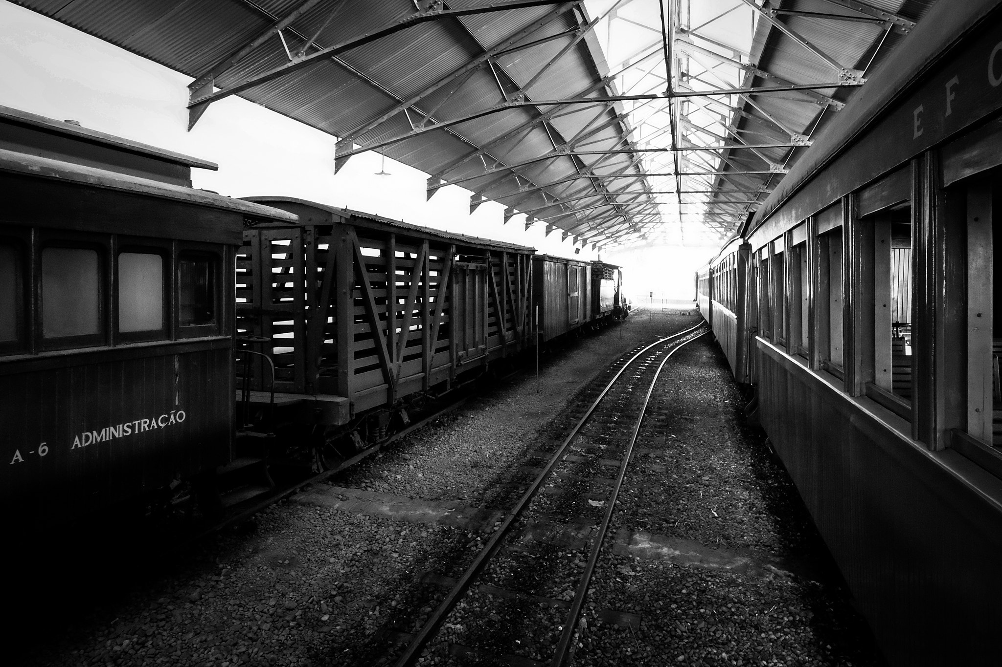 Fujifilm X-T1 + ZEISS Touit 12mm F2.8 sample photo. Station photography