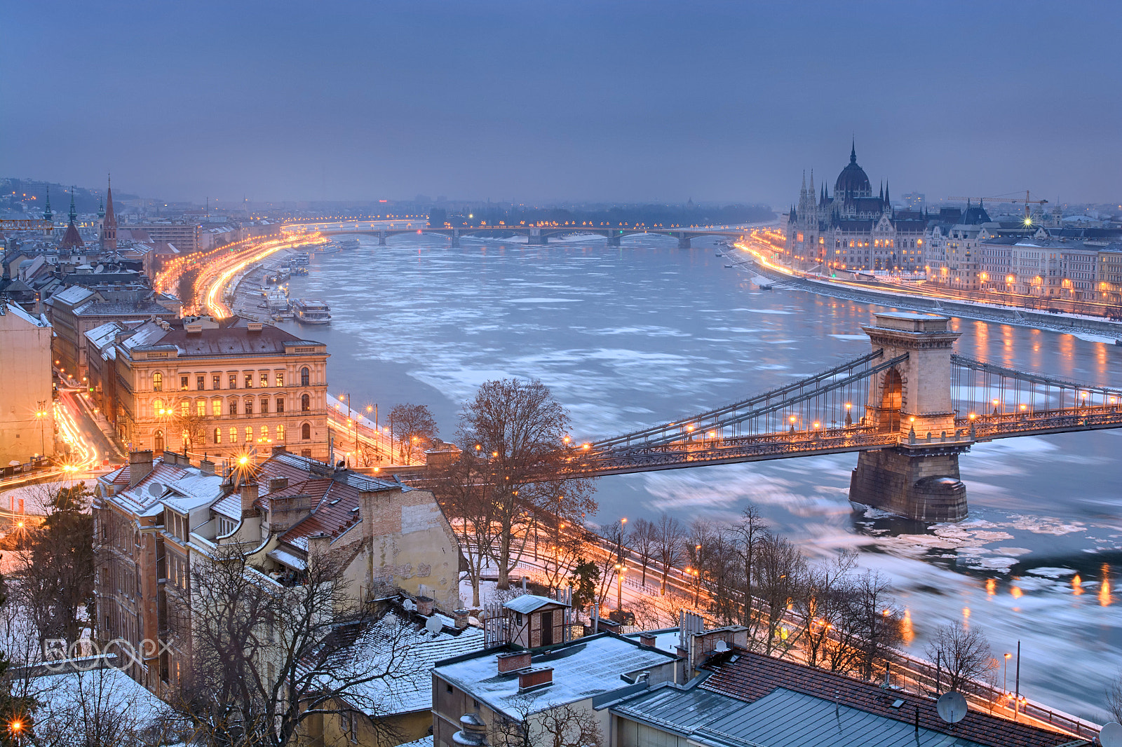 Nikon D7100 + AF Zoom-Nikkor 35-70mm f/2.8 sample photo. Winter morning in budapest photography