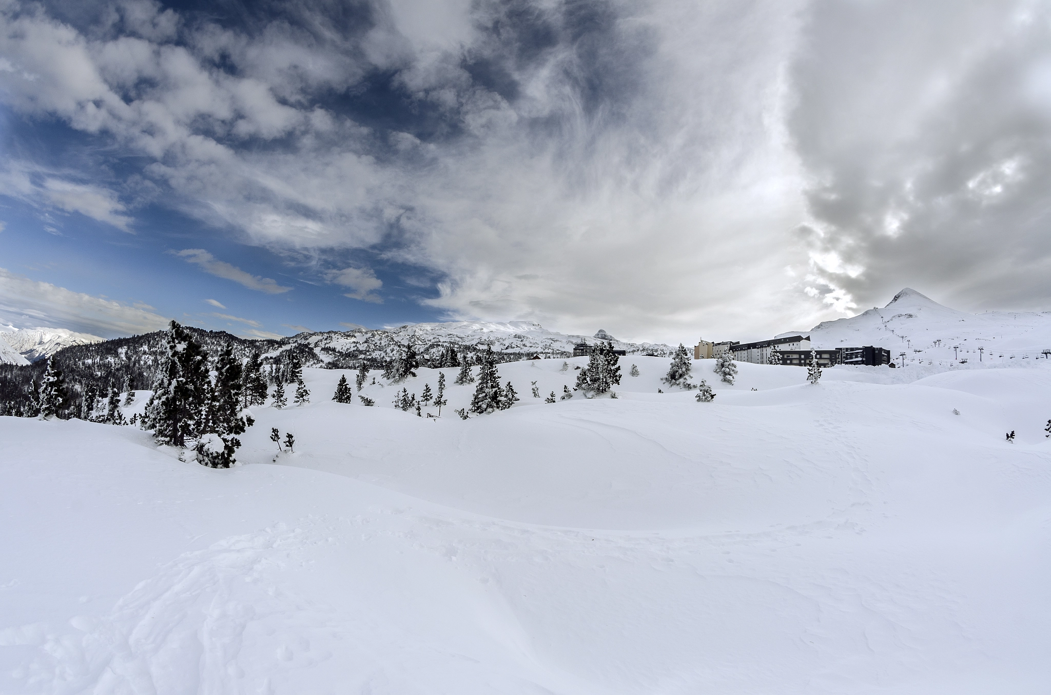 Nikon D7000 + Samyang 8mm F3.5 Aspherical IF MC Fisheye sample photo. La pierre saint-martin photography