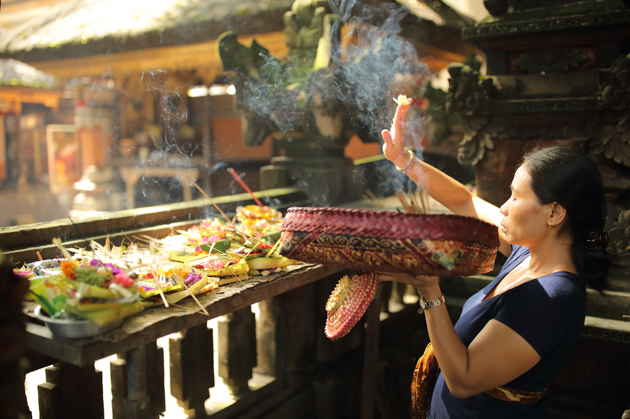 Canon EF 35mm F1.4L II USM sample photo. Bali pray photography
