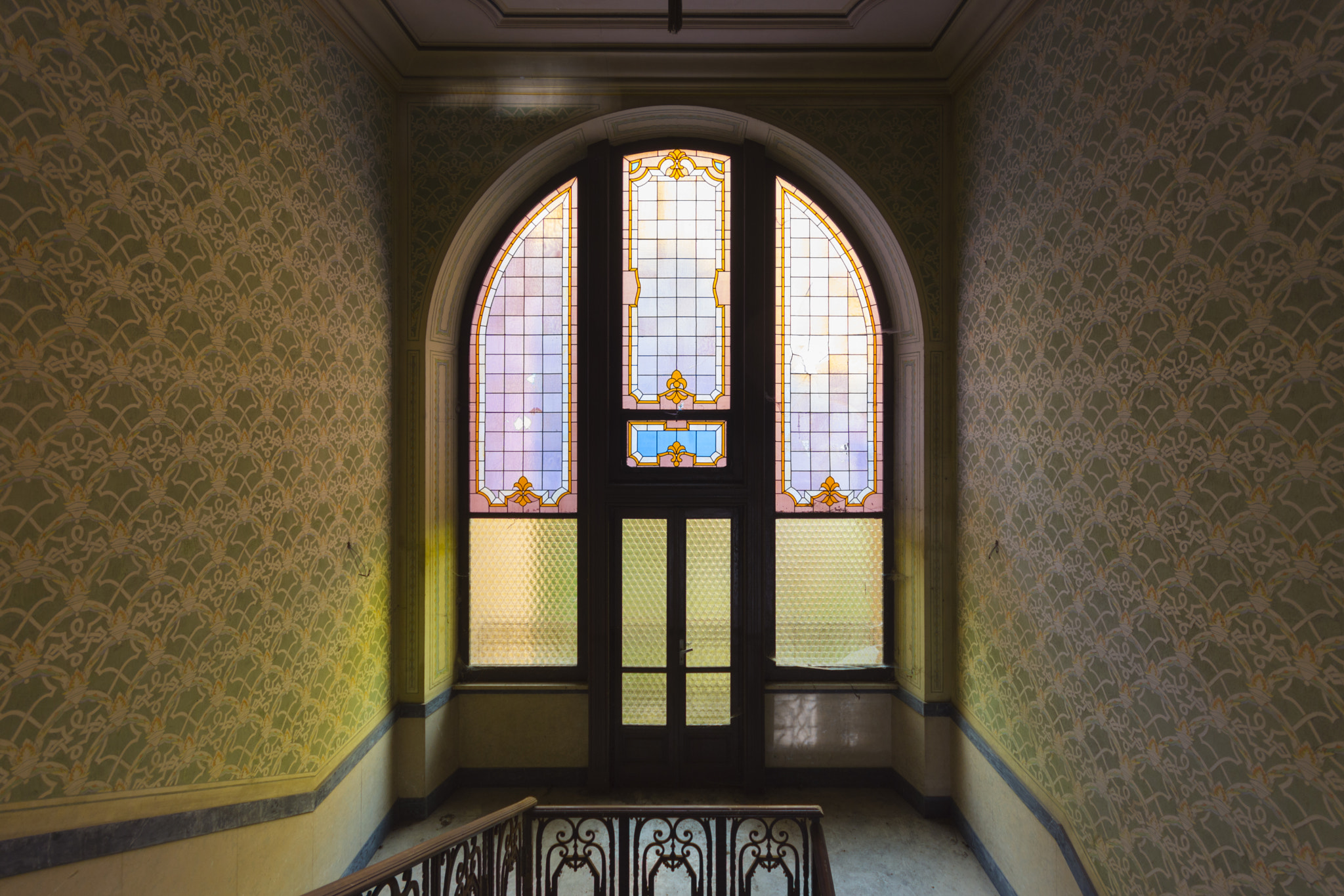 Sigma 10-20mm F4-5.6 EX DC HSM sample photo. Windows photography