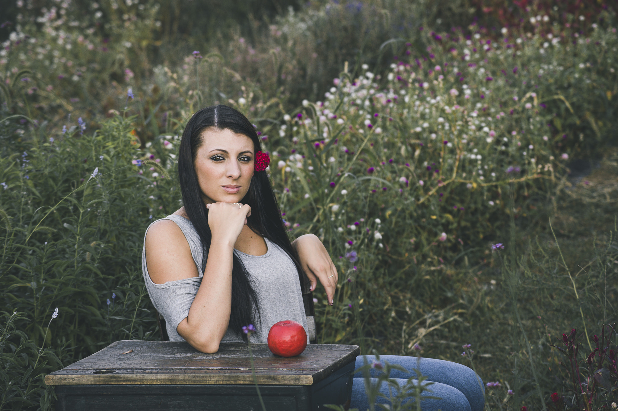 Nikon D700 sample photo. Apple in the garden photography
