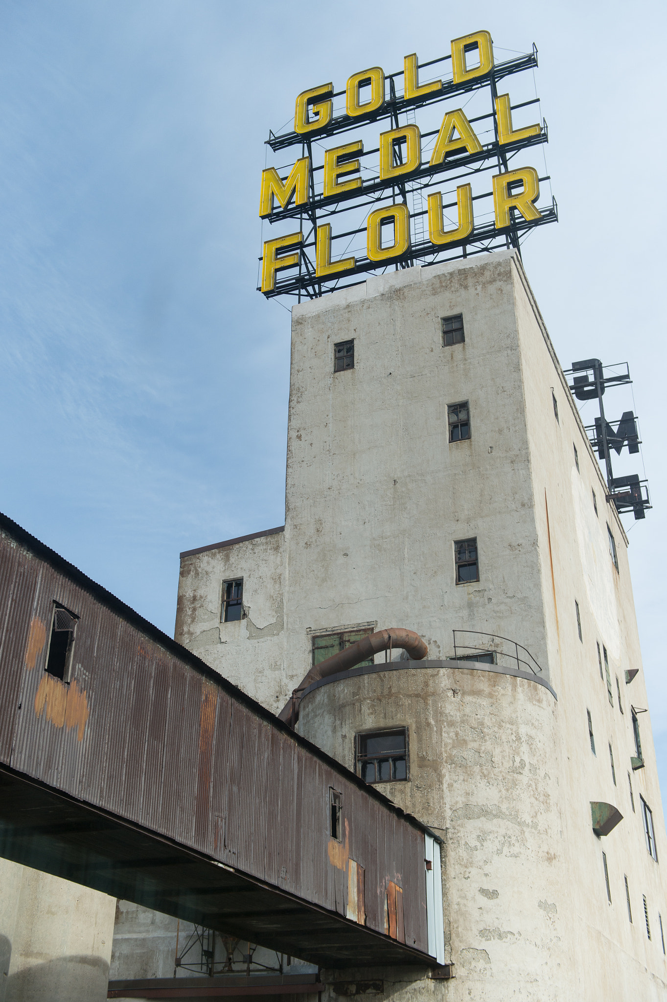 Nikon Df sample photo. Gold medal flour sign photography