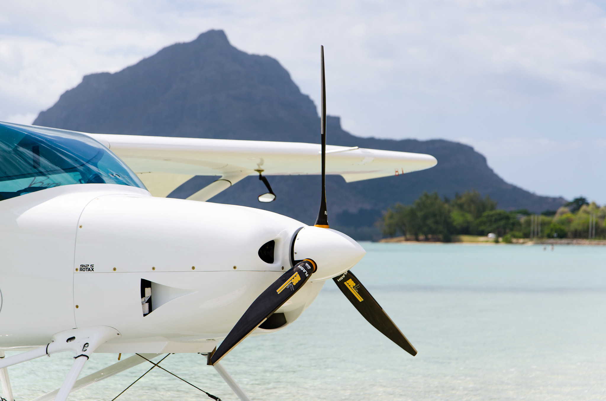 Nikon D7000 + Sigma 17-70mm F2.8-4 DC Macro OS HSM | C sample photo. Le morne airlines, bel ombre, maurice photography