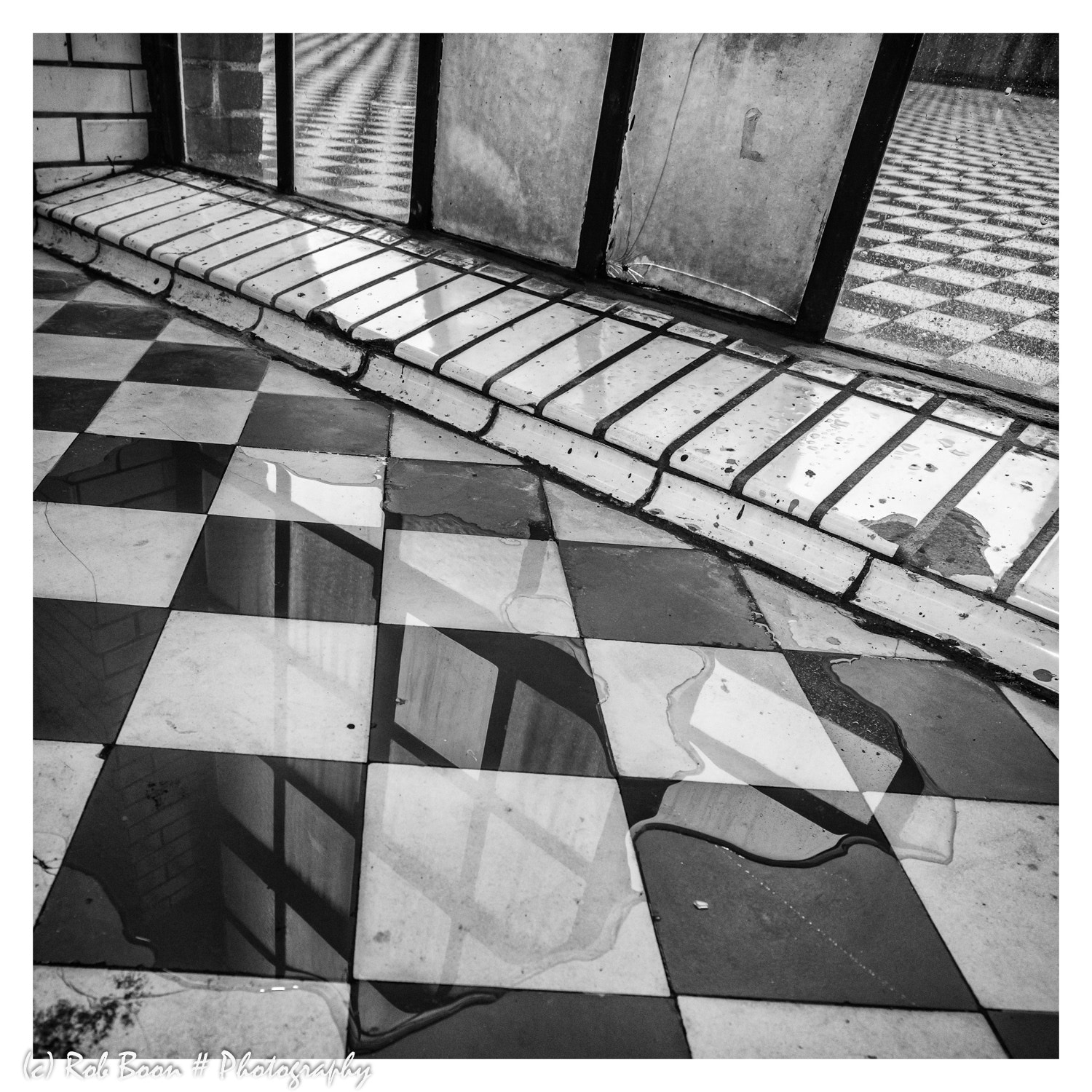 Canon EF 16-35mm F4L IS USM sample photo. Tiles & reflections @ c-mine photography
