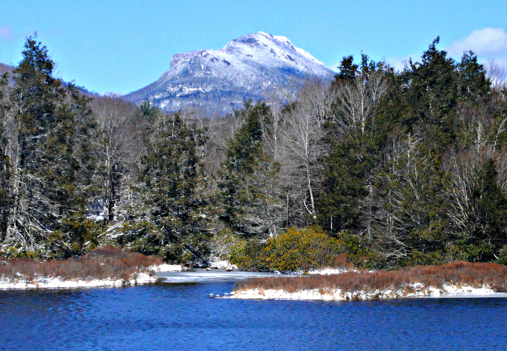 Nikon D3000 sample photo. "winter's window" photography