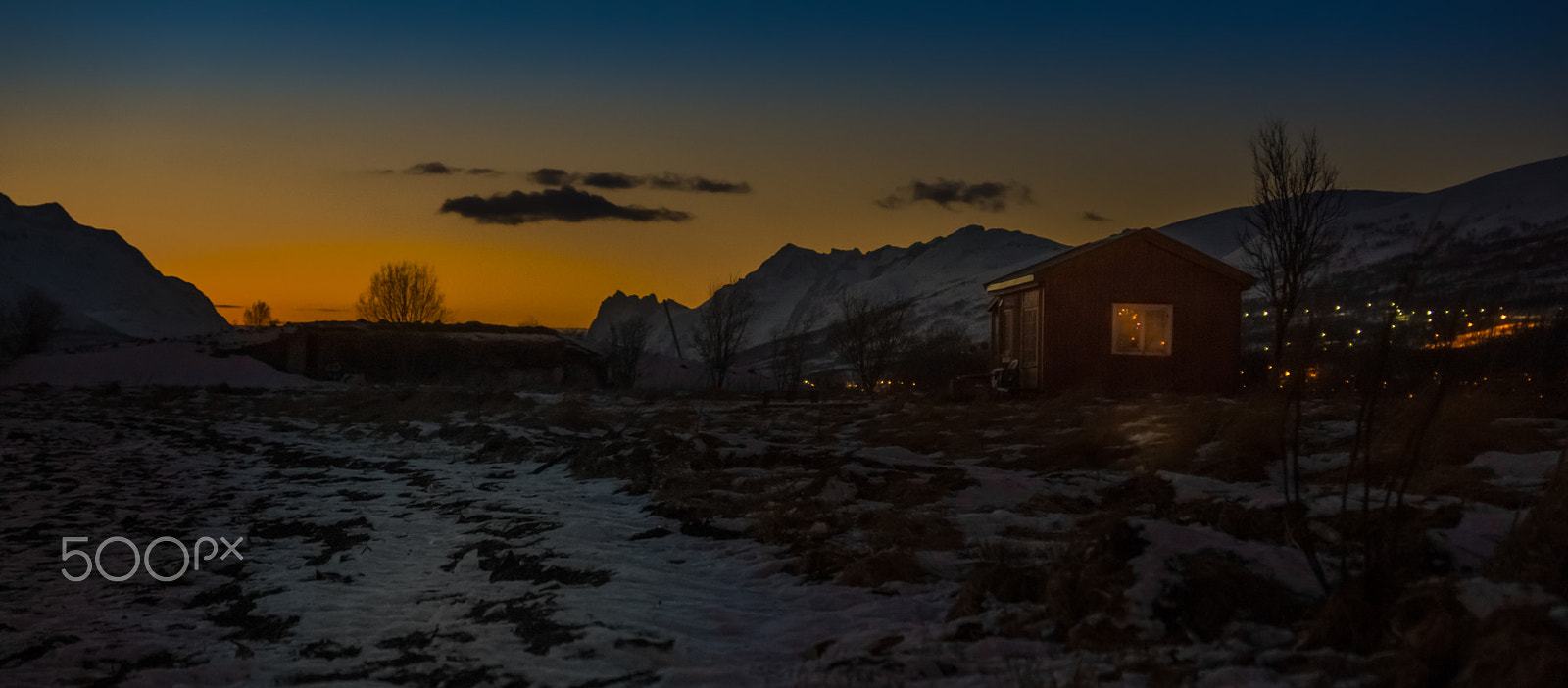 Sony SLT-A77 + Sony DT 16-50mm F2.8 SSM sample photo. Coziness at the lodge photography