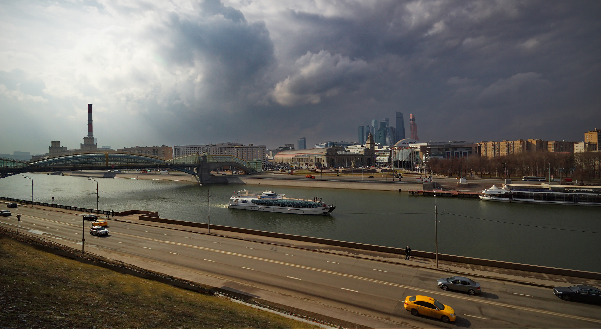 Sigma 10-20mm F3.5 EX DC HSM sample photo. Весна в Москве photography