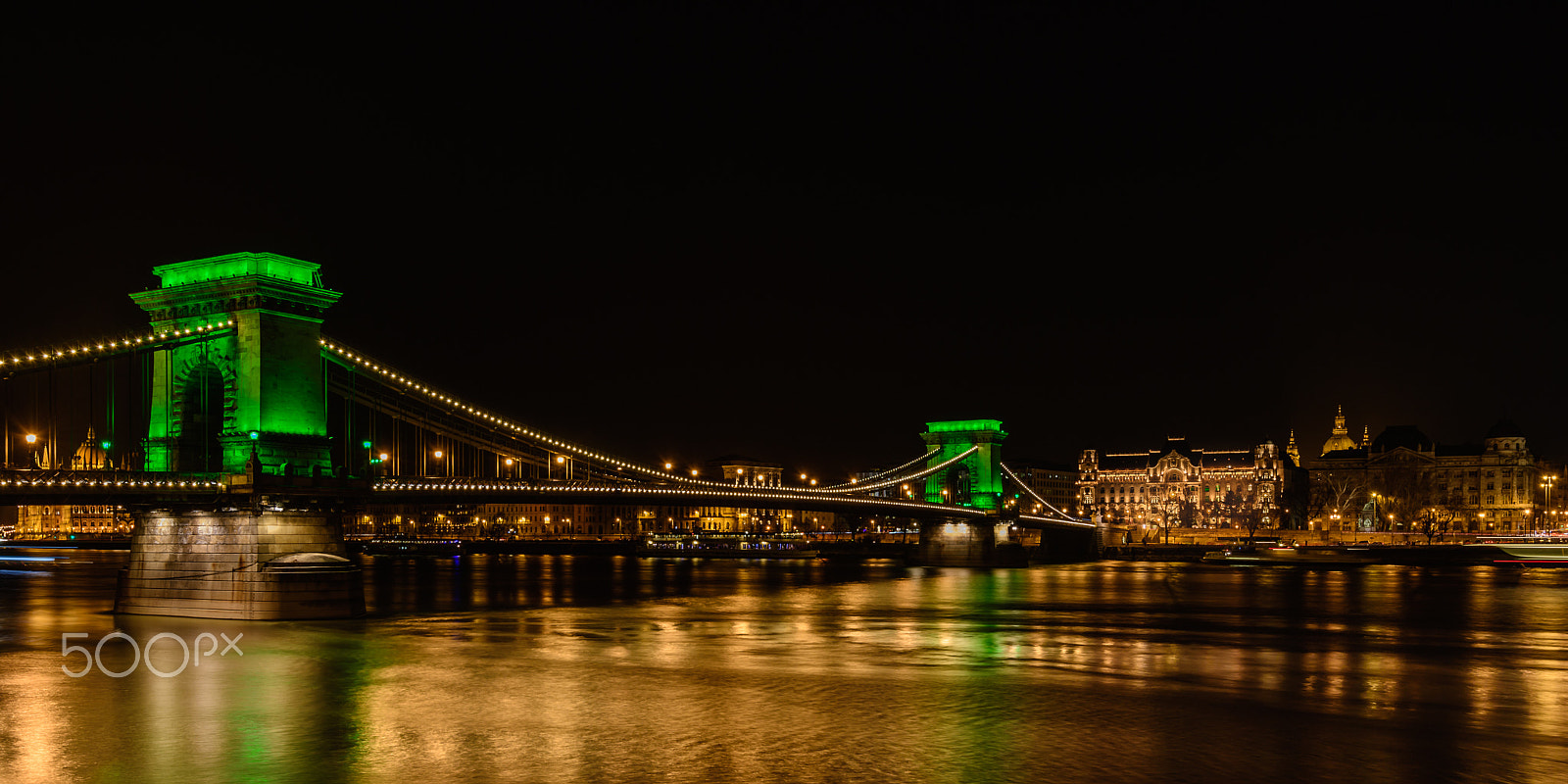 Nikon D5 sample photo. Evening light on the chain bridge photography
