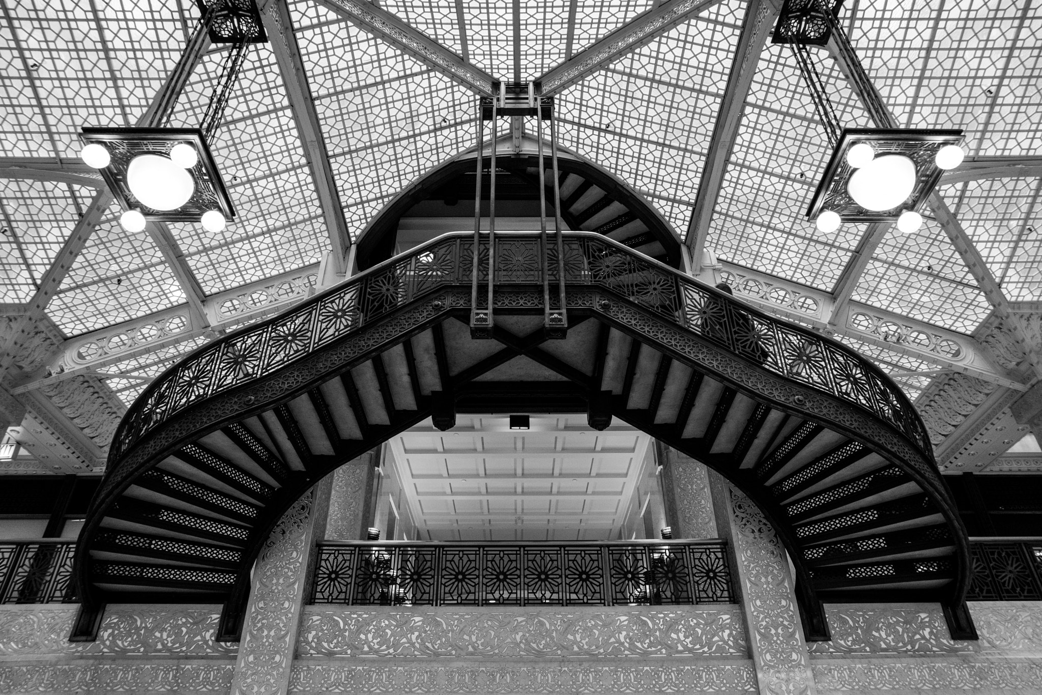 Sony a7R + Sony FE 24-240mm F3.5-6.3 OSS sample photo. Under the staircase photography