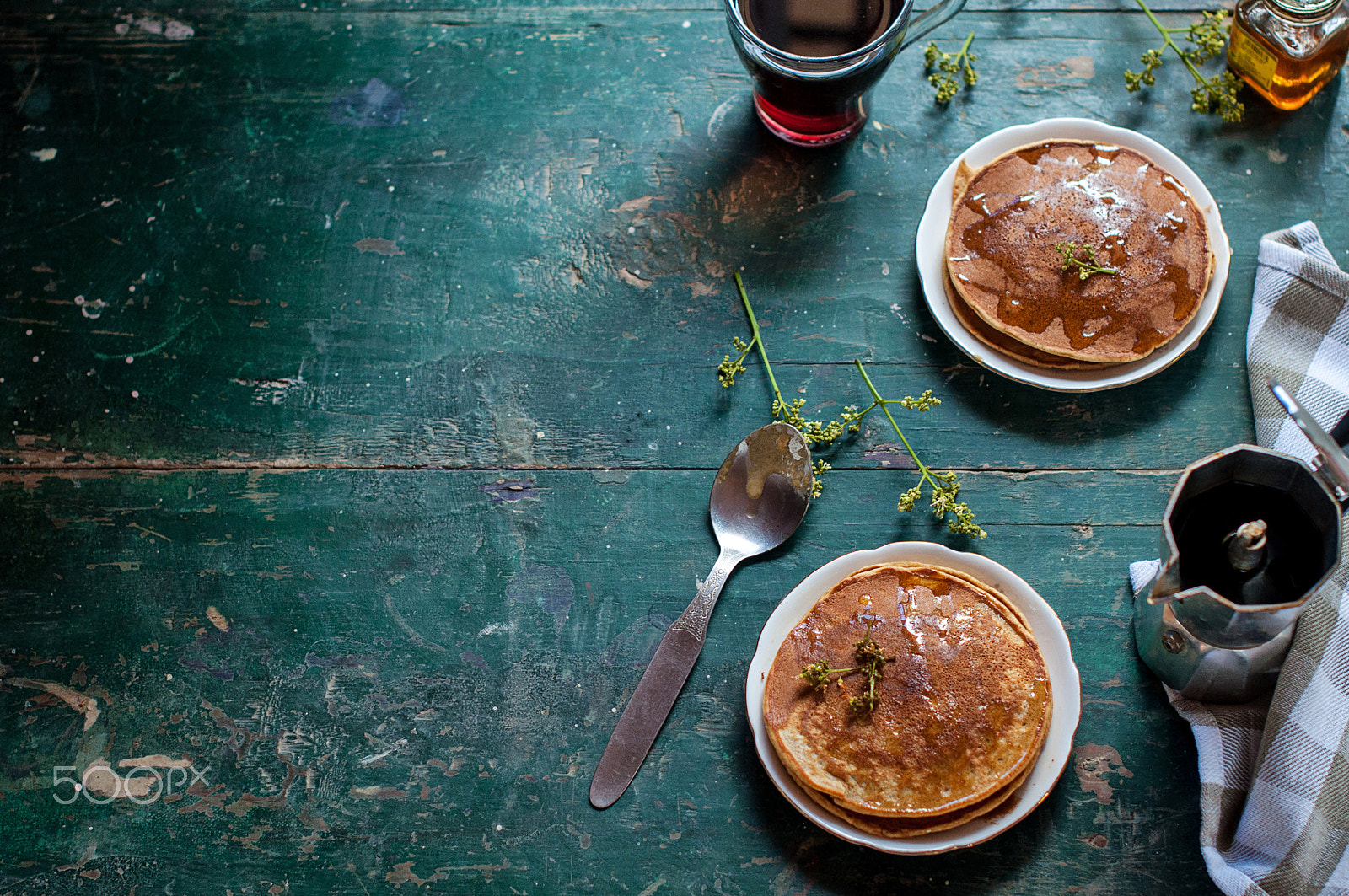 Nikon D90 + Nikon AF-S Nikkor 50mm F1.4G sample photo. Pancakes on a green wooden surface photography