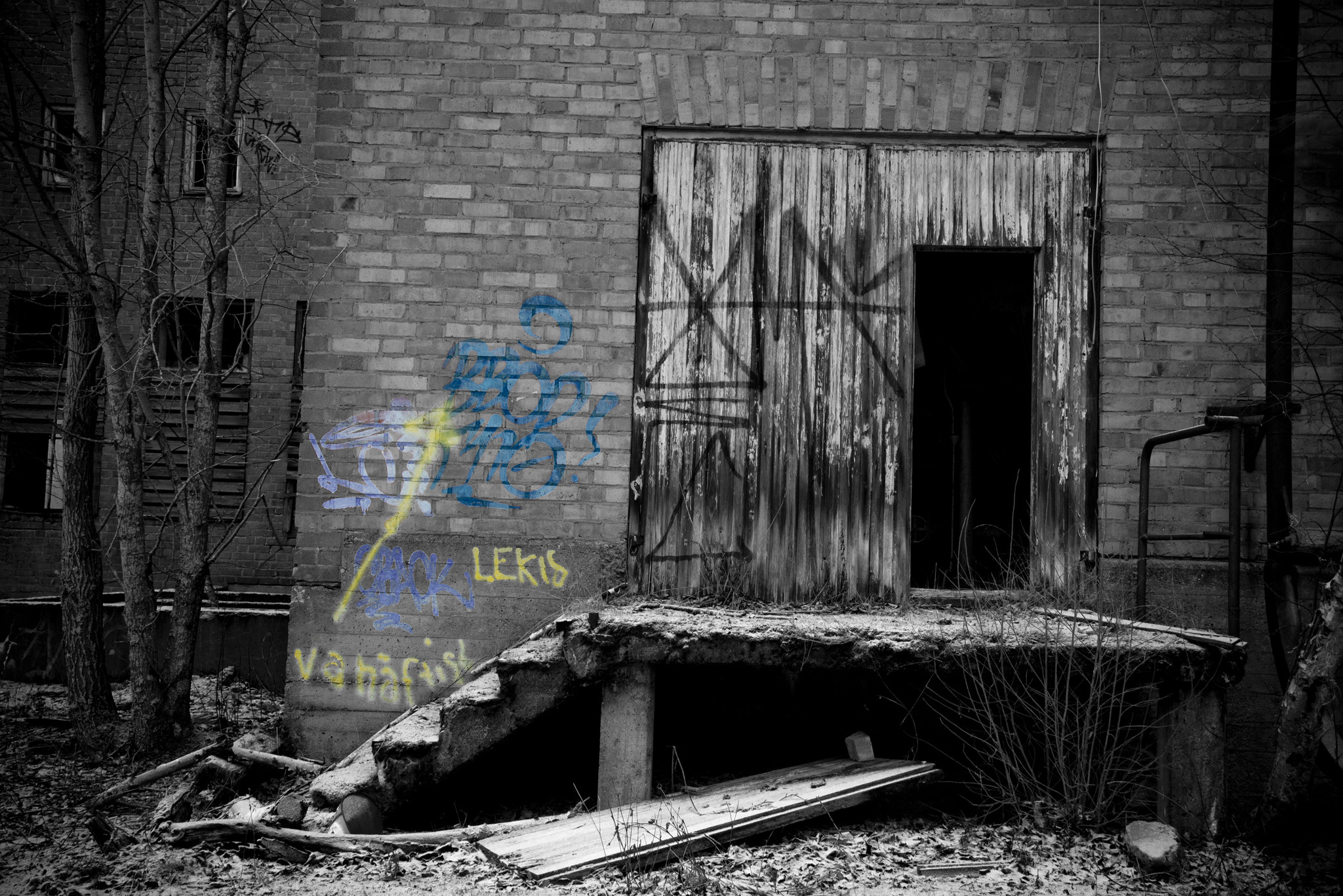 Nikon AF-S Nikkor 24-120mm F4G ED VR sample photo. The old factory #1 photography