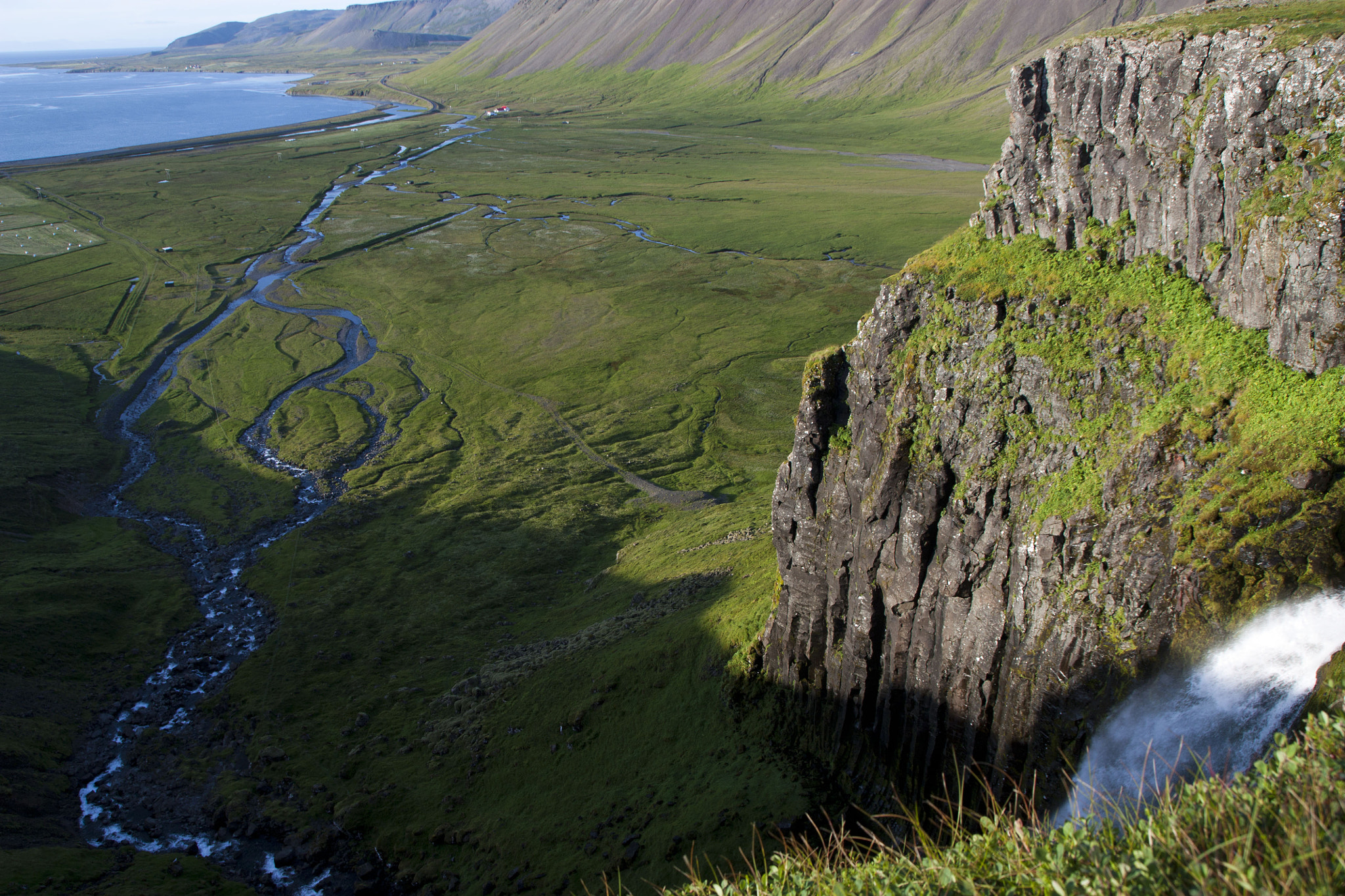 Canon EF-S 17-55mm F2.8 IS USM sample photo. Iceland purity photography
