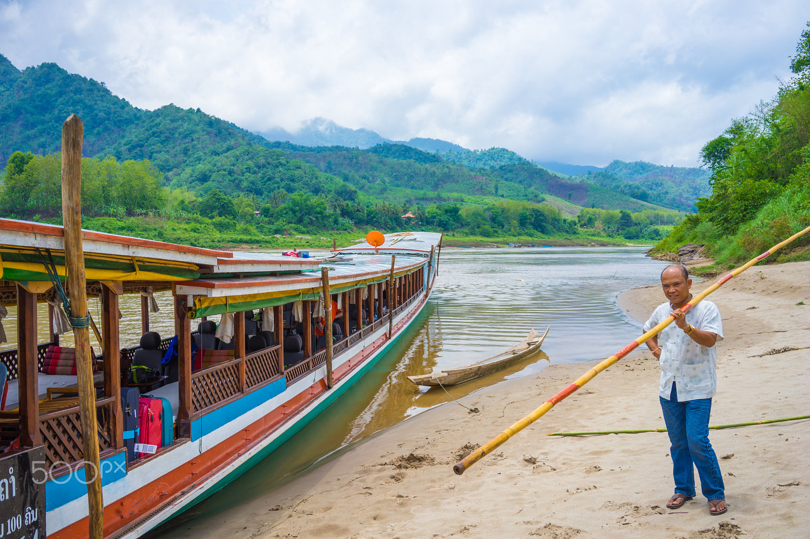 Sony a7 II sample photo. Floating down the mekong photography