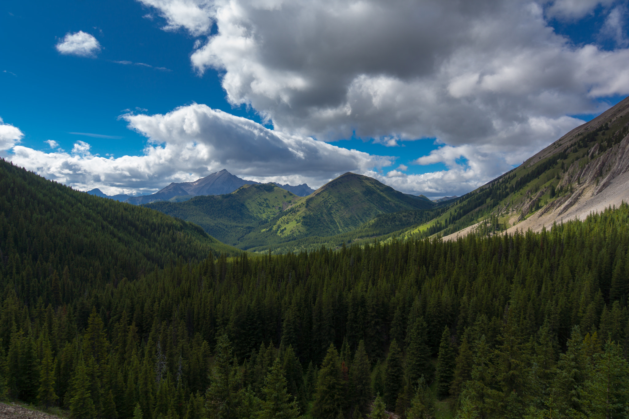 Sony SLT-A77 sample photo. Sunlight on the rockies photography