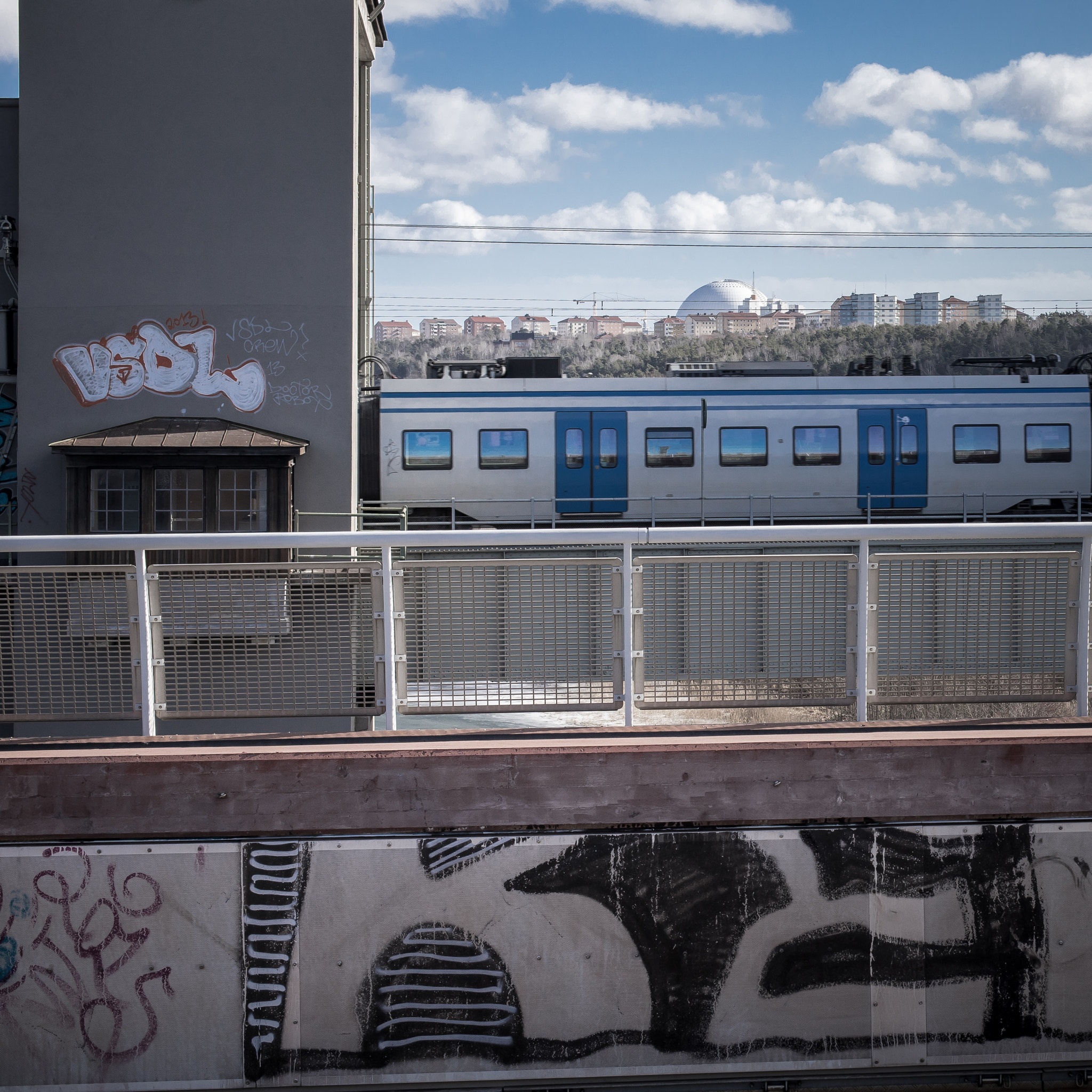Canon EF 50mm F1.4 USM sample photo. Årsta bridge and the globe arena photography