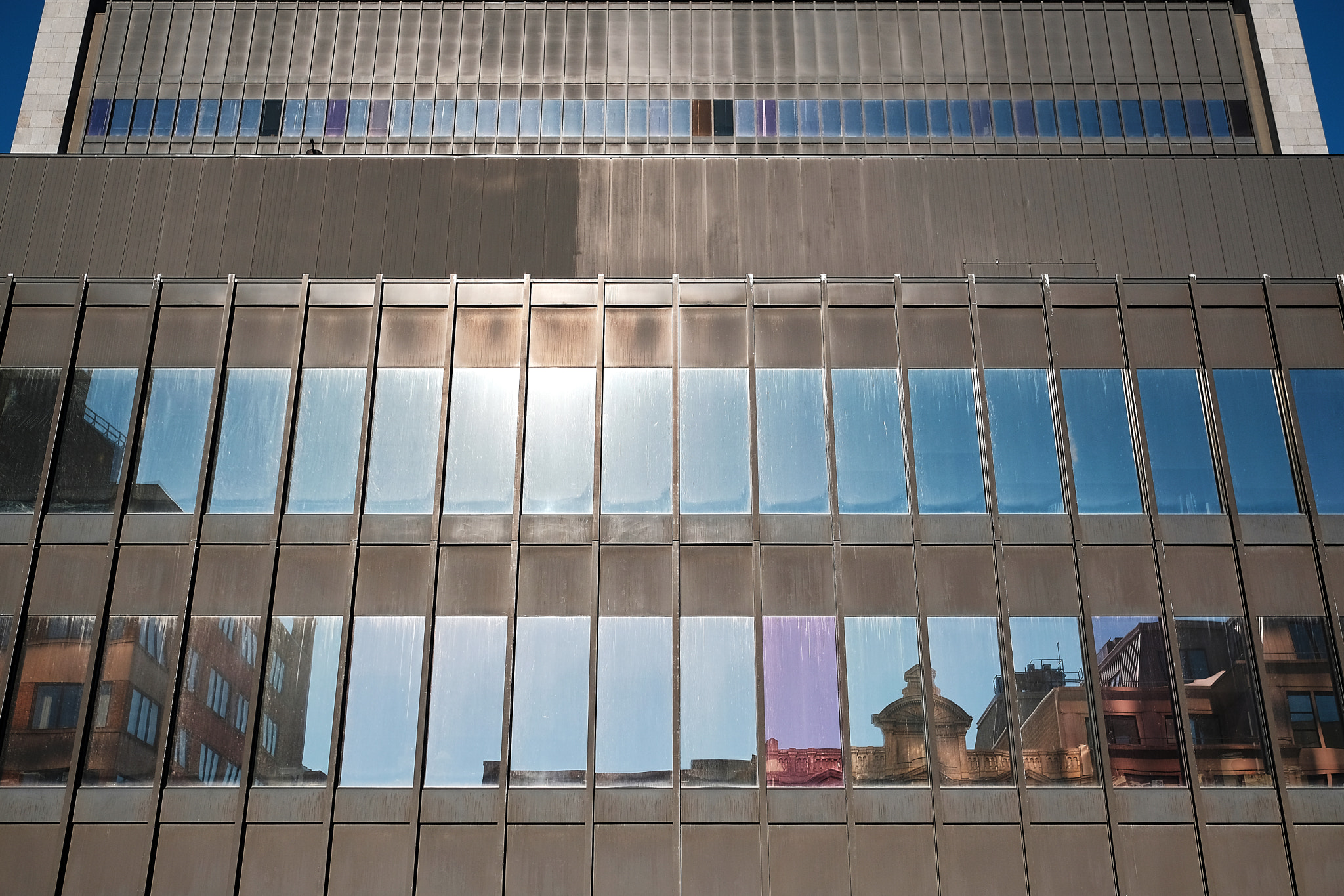 Fujifilm X-Pro2 + Fujifilm XF 23mm F1.4 R sample photo. Palais de justice de montréal photography