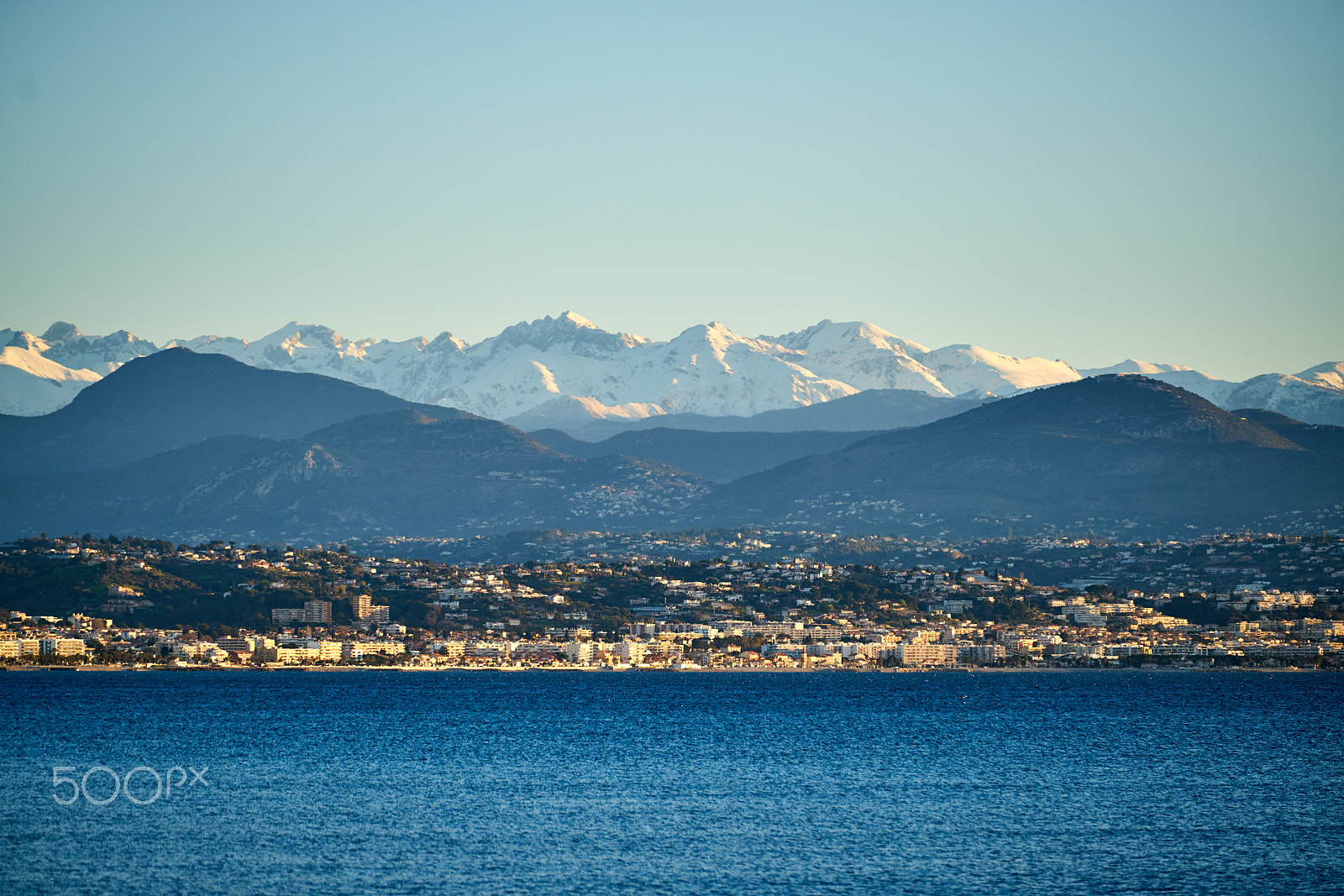 Sony FE 70-200mm F4 G OSS sample photo. Sunrise time at "route du bord de mer" photography