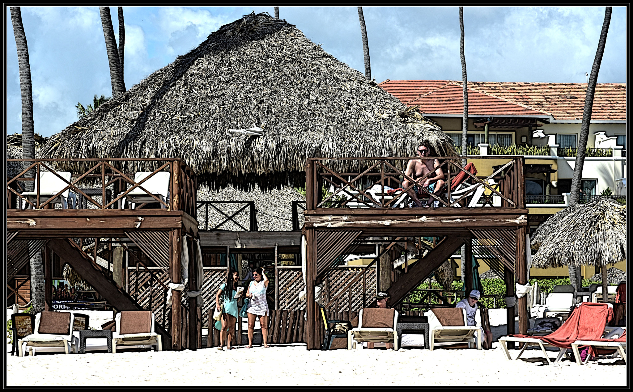 Nikon AF Nikkor 70-300mm F4-5.6G sample photo. Beach deck photography
