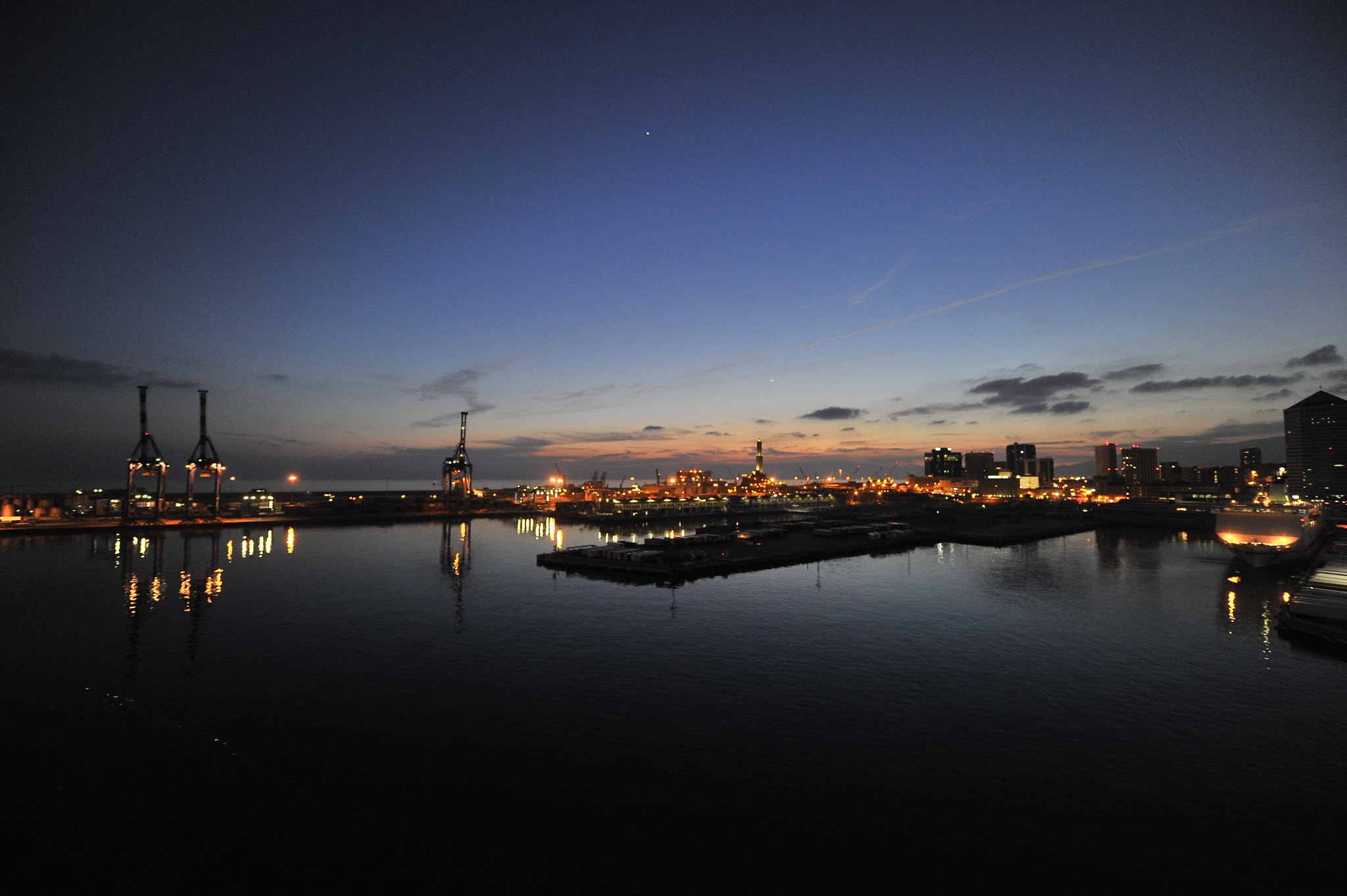 Nikon D3S + Nikon AF-S Nikkor 14-24mm F2.8G ED sample photo. Genova photography