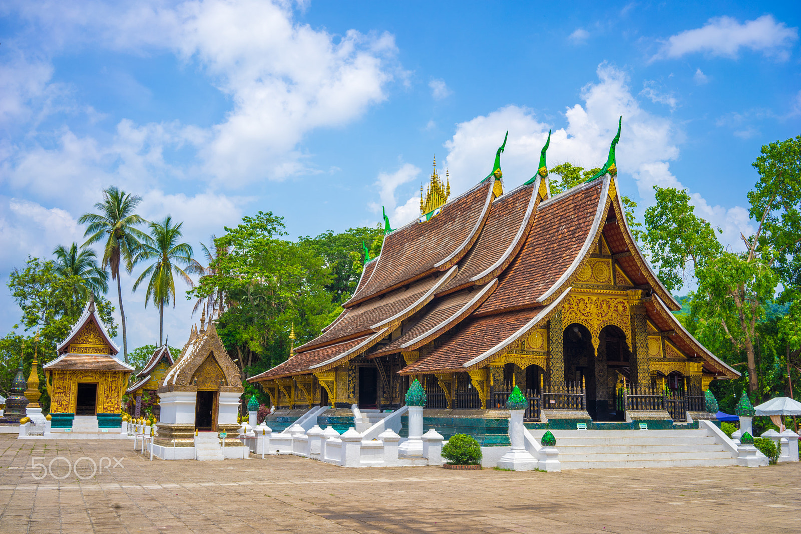 Sony a7 II sample photo. Wat xieng thong photography