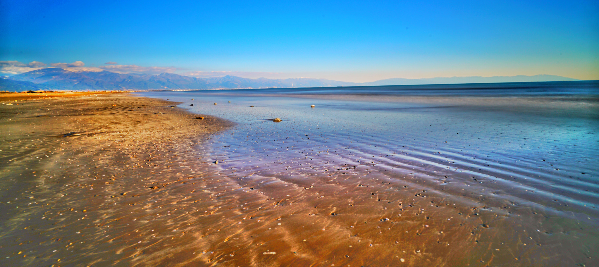 Sony a7R II + Sony Vario-Tessar T* FE 16-35mm F4 ZA OSS sample photo. Burnaz beach photography