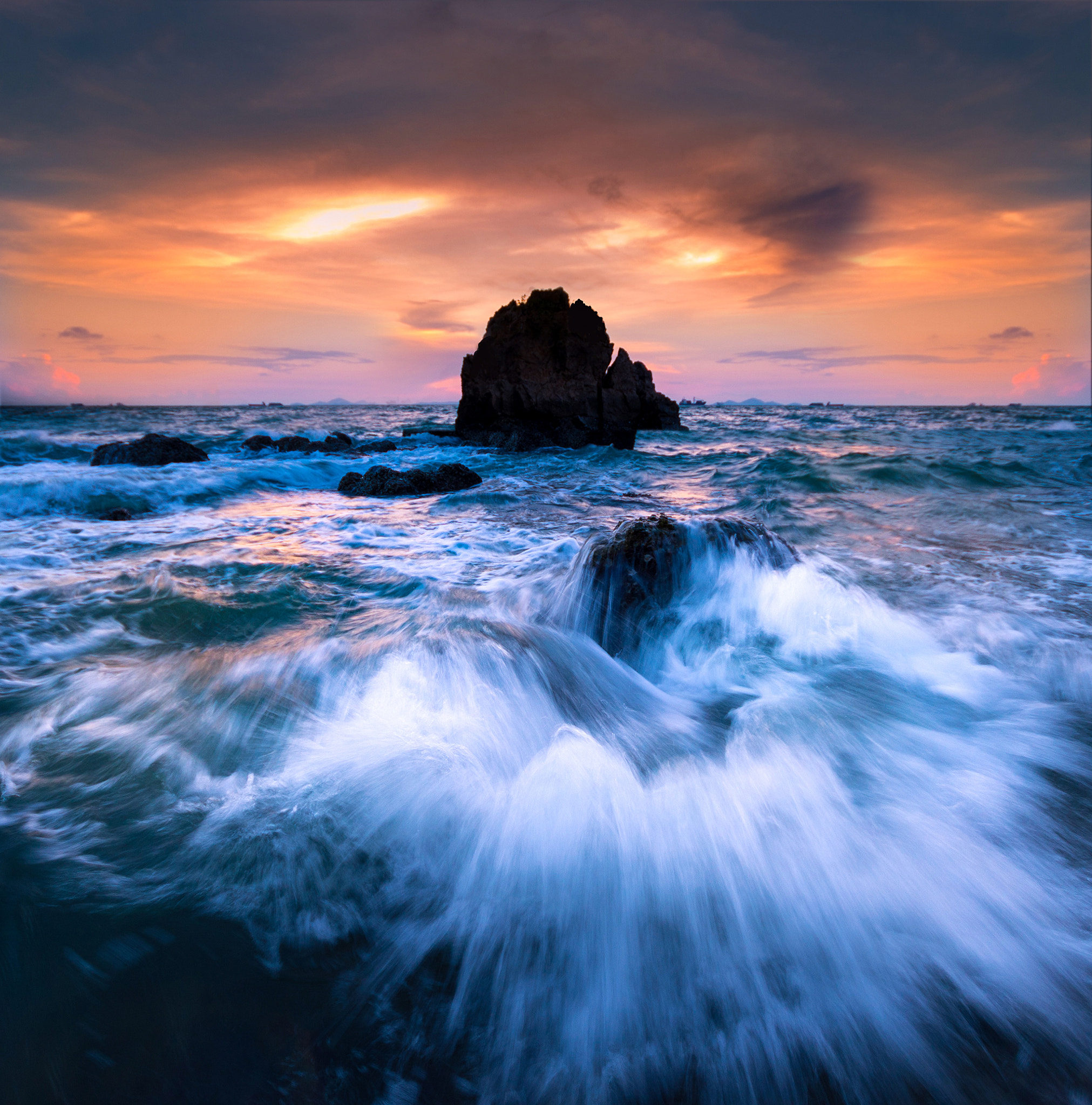 Sigma 10-20mm F4-5.6 EX DC HSM sample photo. The sea is my brother photography