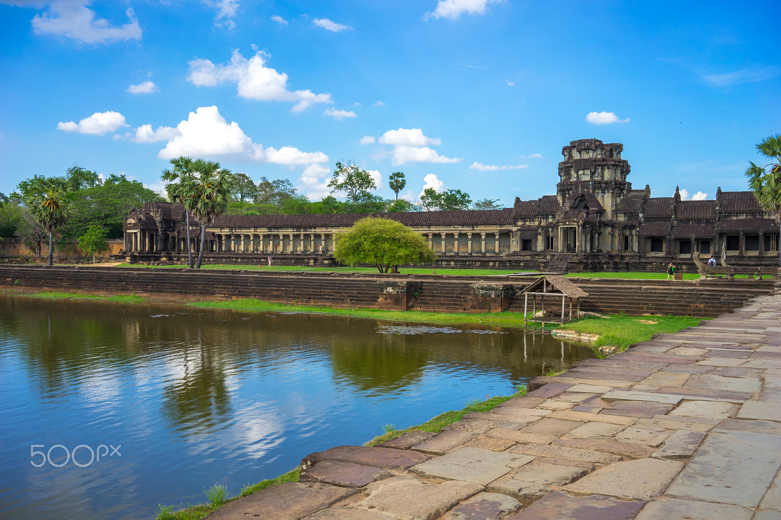 Sony a7 II + Sony Sonnar T* FE 35mm F2.8 ZA sample photo. Angkor wat photography